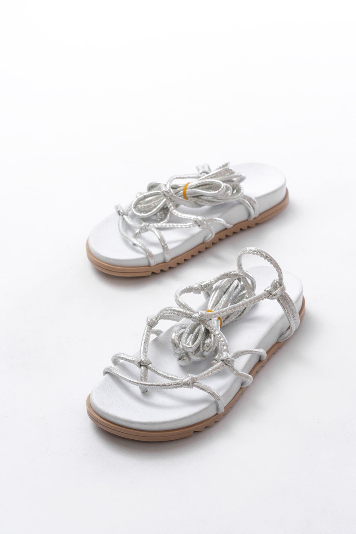 Ayakkabı Aşkı Beyaz Gümüş Bilekten Bağcıklı Kadın Sandalet - Ayakkabı Aşkı