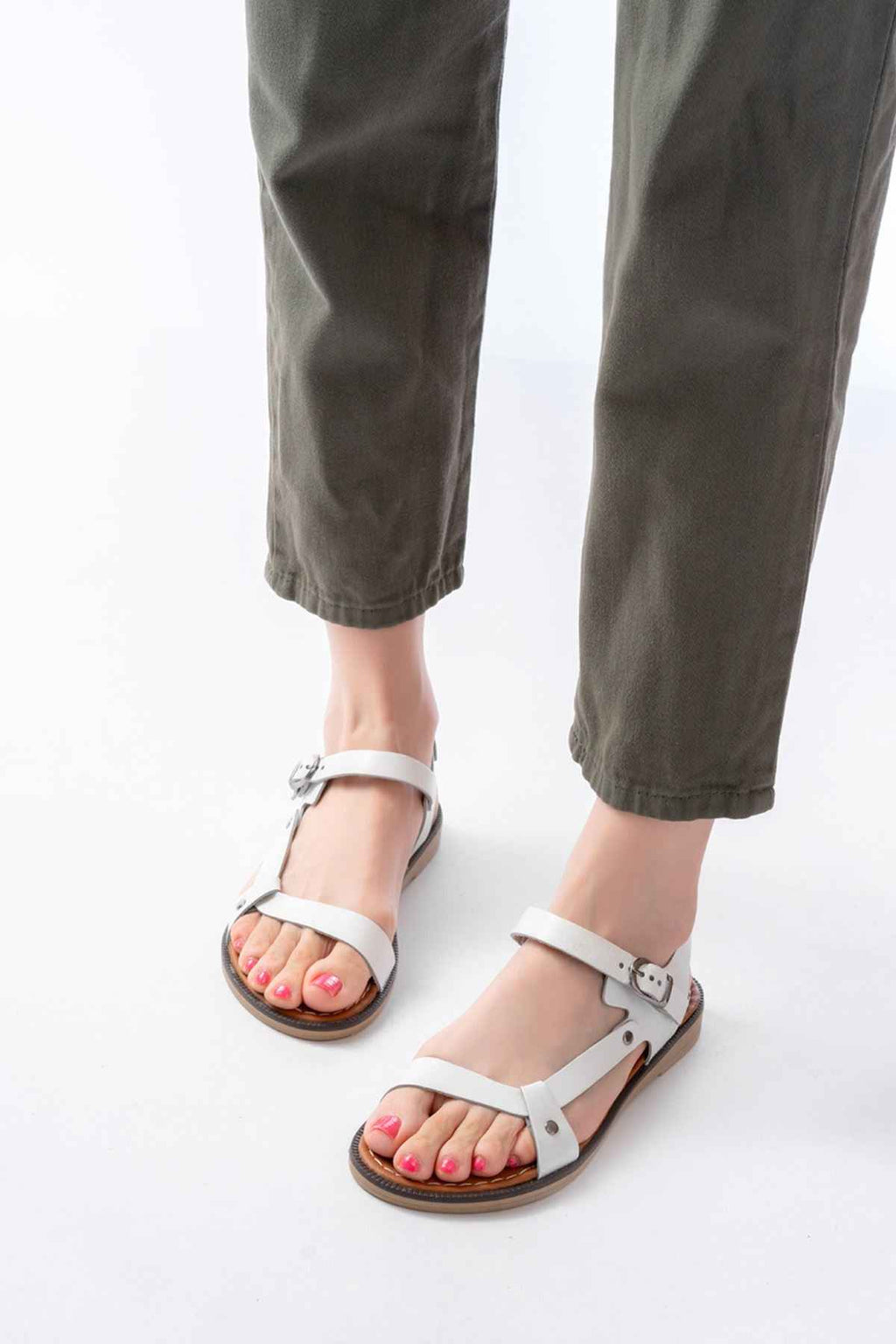 Ayakkabı Aşkı 205-090 Beyaz Hakiki Deri Tokalı Kadın Sandalet