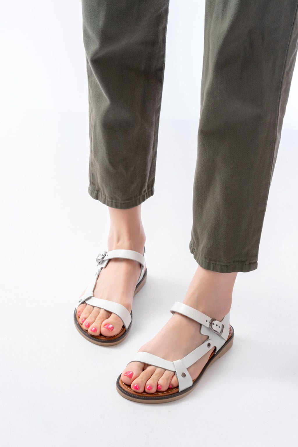 Ayakkabı Aşkı Beyaz Hakiki Deri Tokalı Kadın Sandalet - Ayakkabı Aşkı