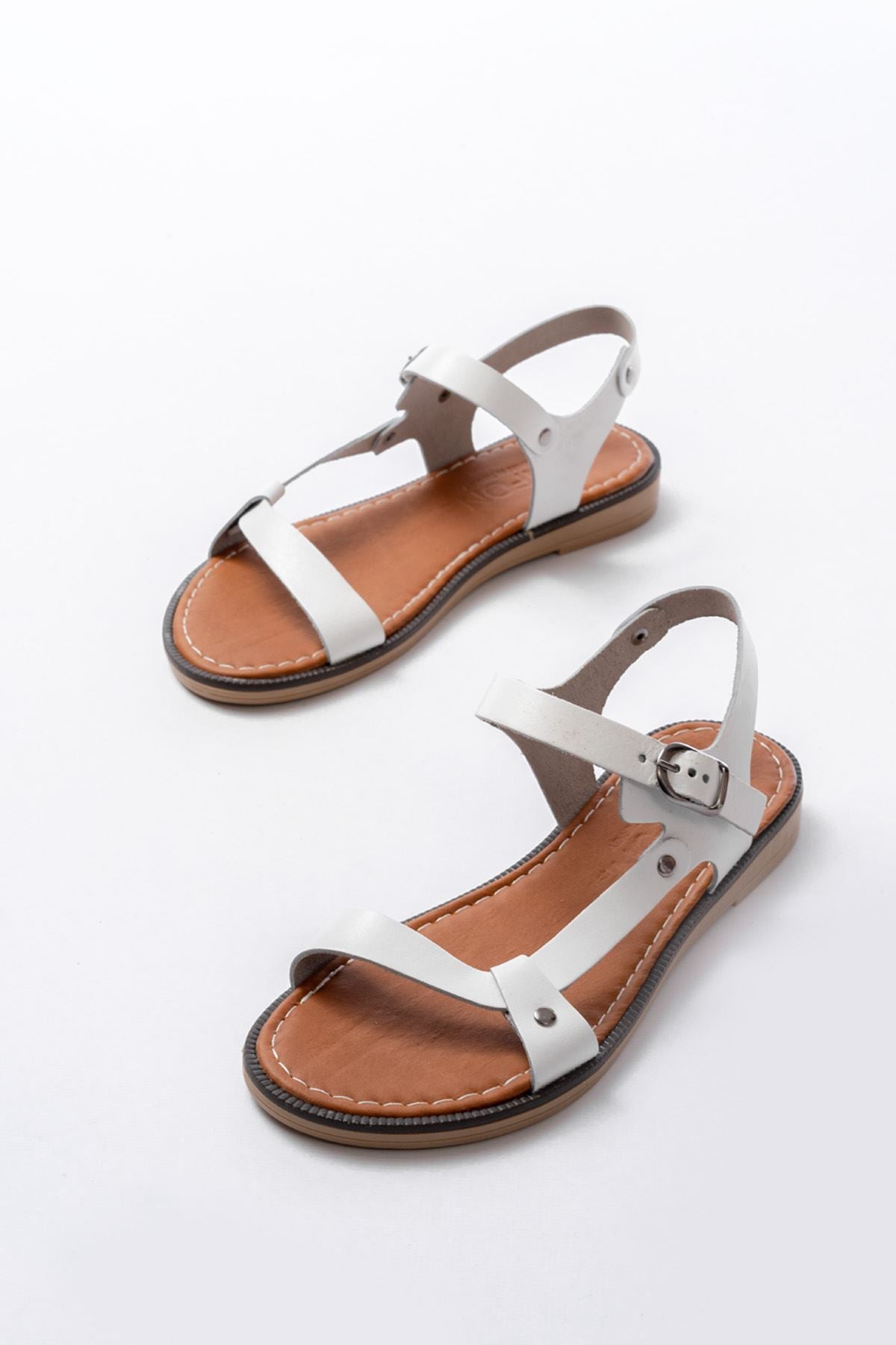 Ayakkabı Aşkı Beyaz Hakiki Deri Tokalı Kadın Sandalet