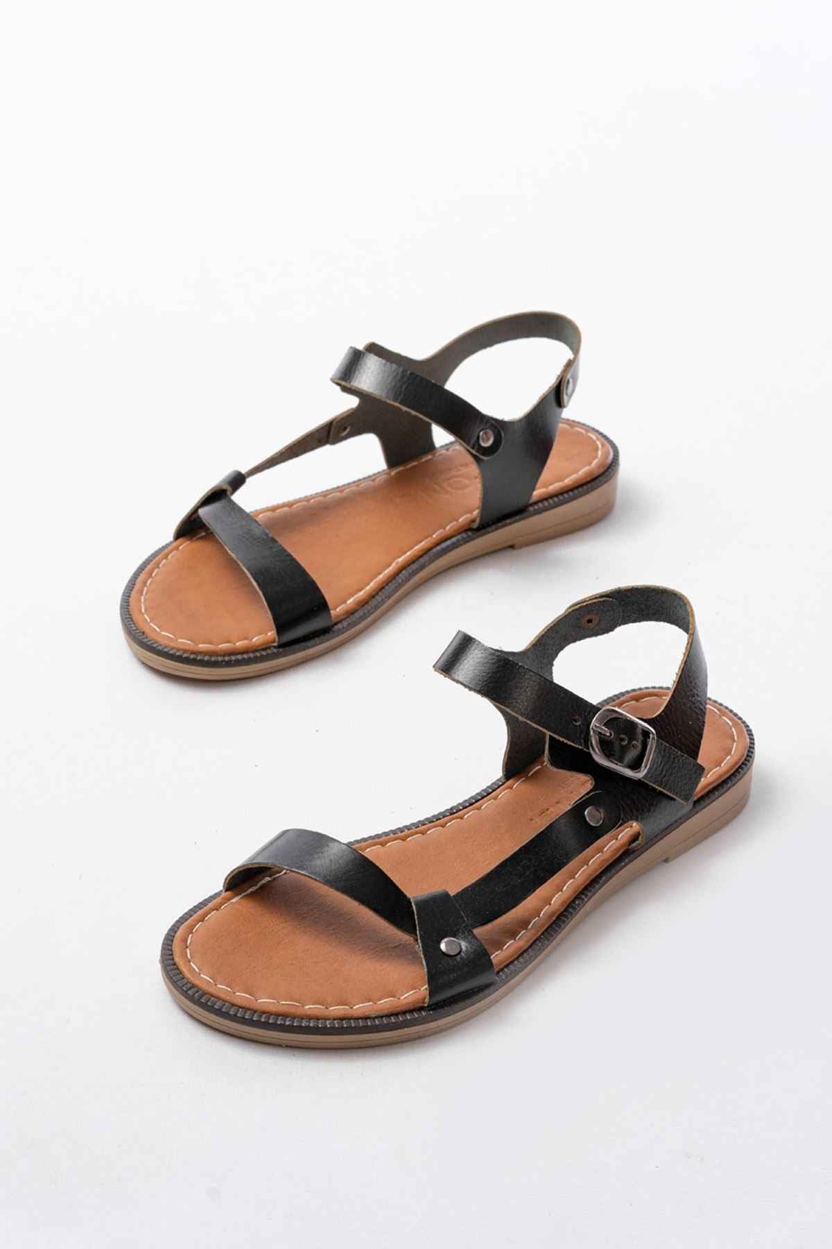Ayakkabı Aşkı 205-090 Siyah Hakiki Deri Tokalı Kadın Sandalet