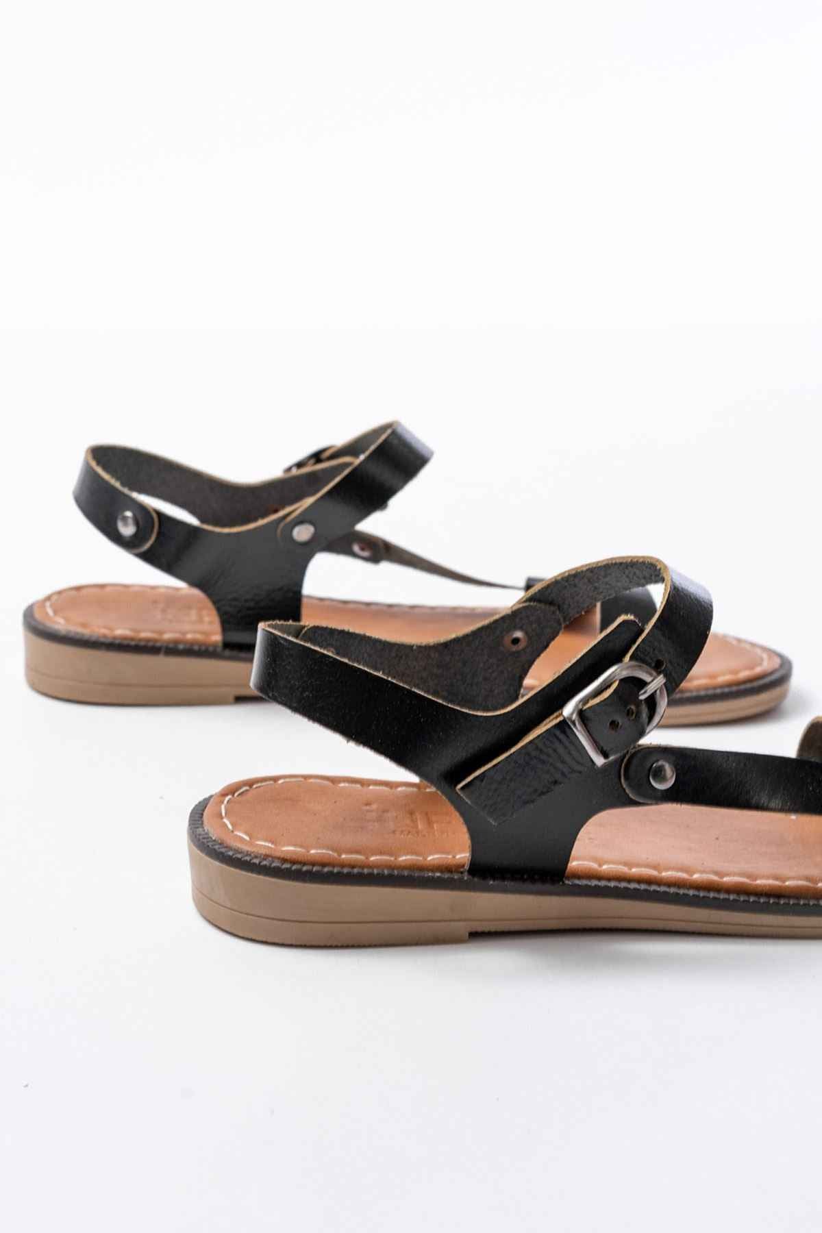 Ayakkabı Aşkı 205-090 Siyah Hakiki Deri Tokalı Kadın Sandalet