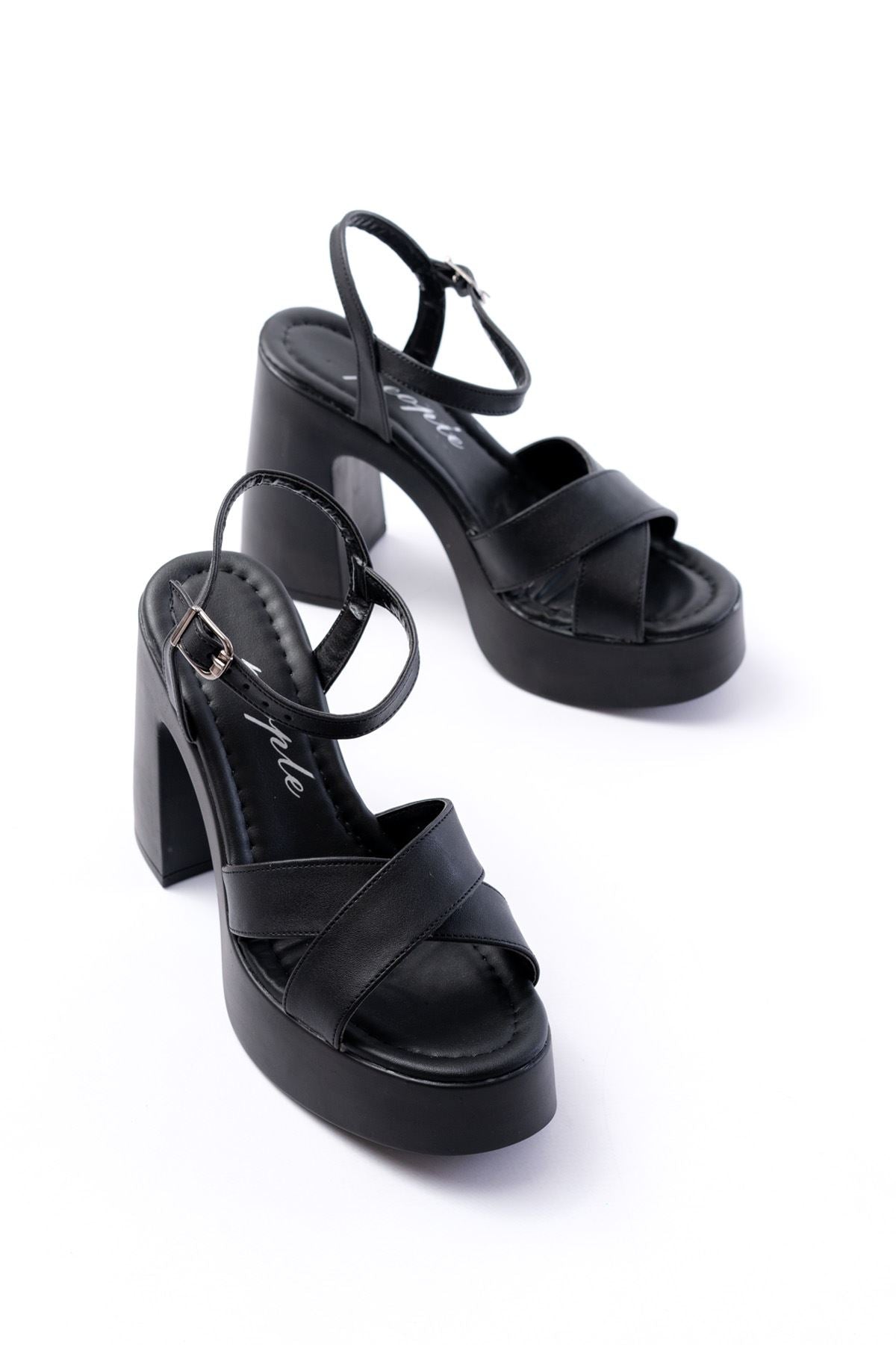 Ayakkabı Aşkı Siyah Çapraz Kalın Topuklu Kadın Sandalet