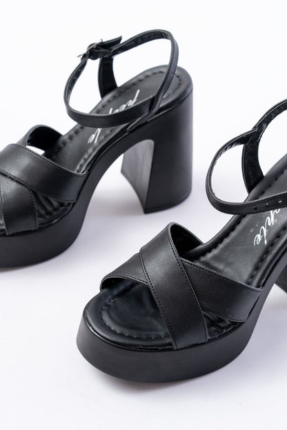 Ayakkabı Aşkı Siyah Çapraz Kalın Topuklu Kadın Sandalet