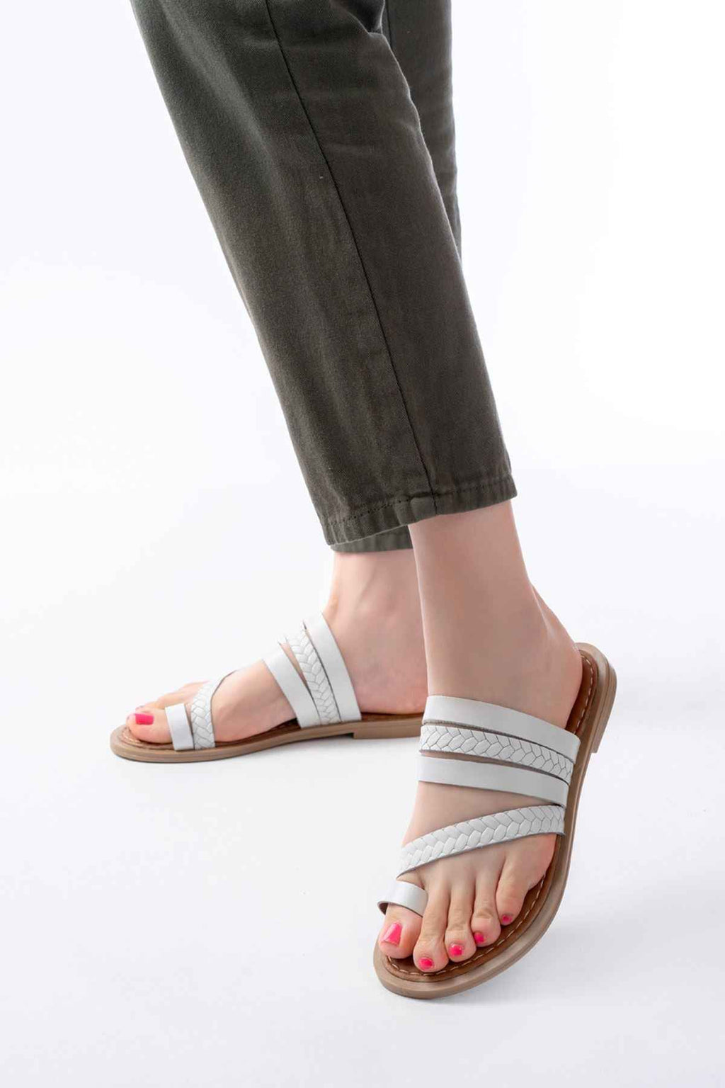 Ayakkabı Aşkı 169-160 Beyaz  Örgülü Ortopedik Taban Parmak Arası Hakiki Deri Kadın Terlik