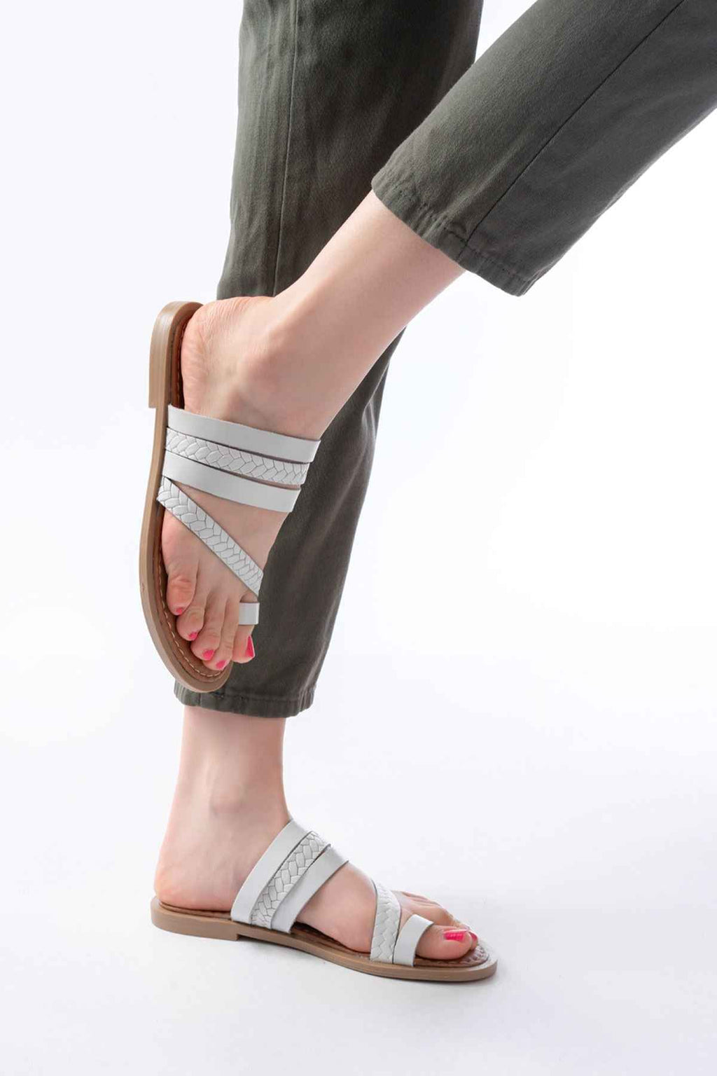 Ayakkabı Aşkı 169-160 Beyaz  Örgülü Ortopedik Taban Parmak Arası Hakiki Deri Kadın Terlik