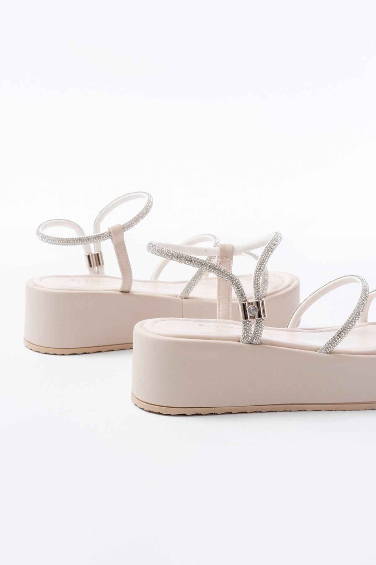 Ayakkabı Aşkı 861-1008 Bej Gümüş Taşlı Dolgu Topuklu Kadın Sandalet