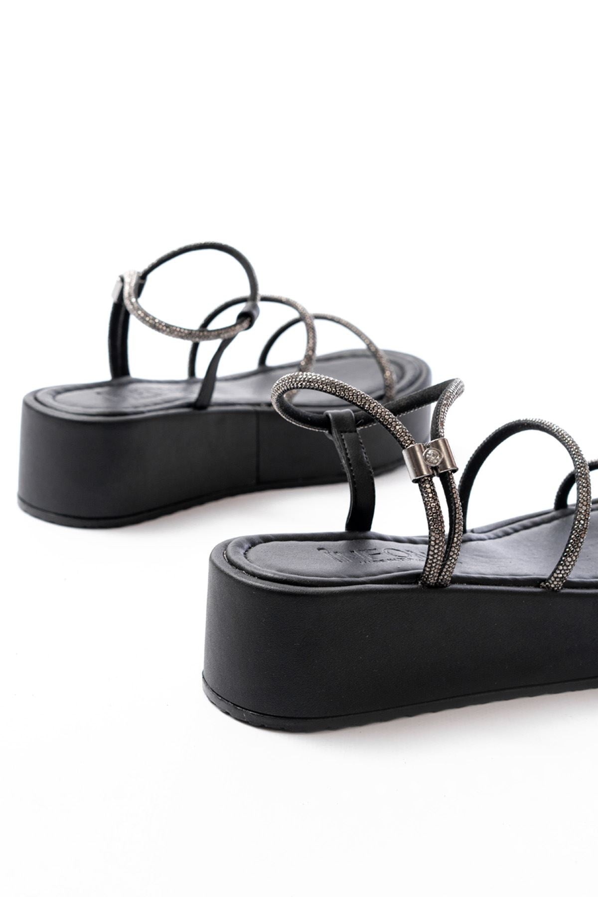 Ayakkabı Aşkı Siyah Platin Taşlı Dolgu Topuklu Kadın Sandalet