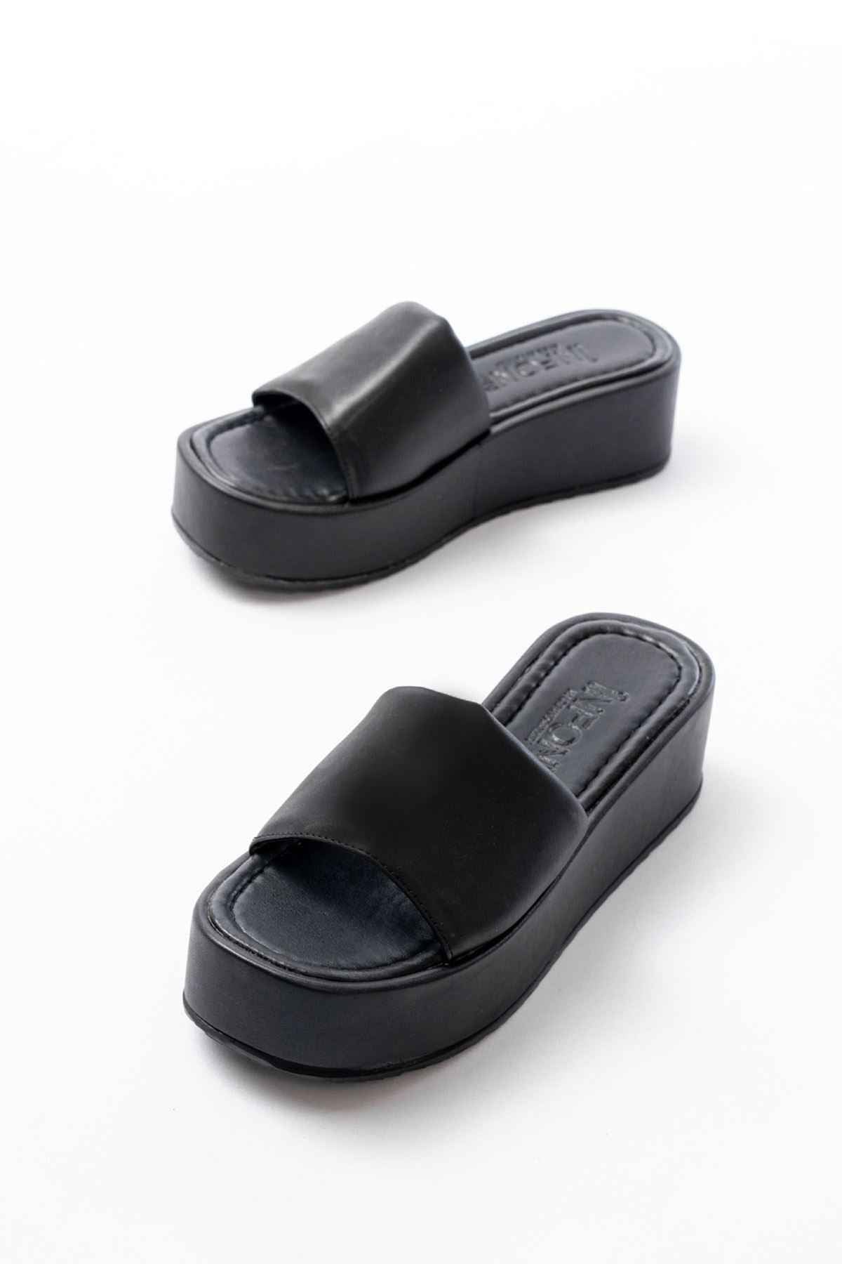 Ayakkabı Aşkı 861-1033 Siyah Dolgu Topuklu Kadın Terlik