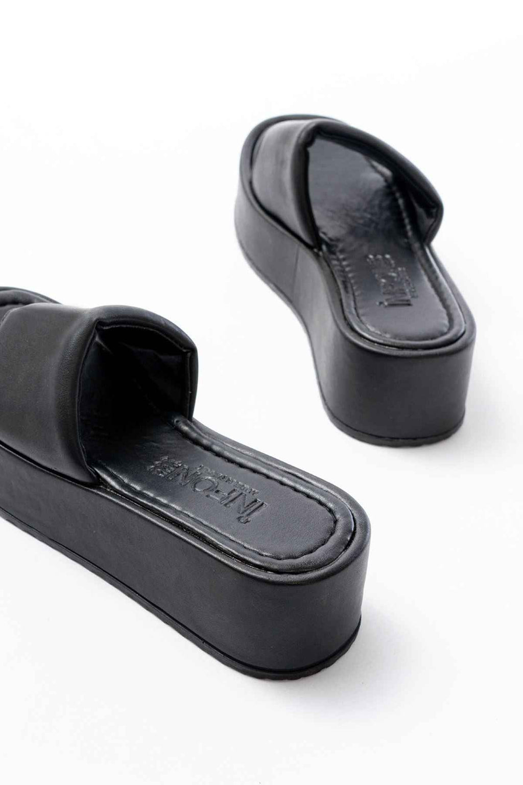 Ayakkabı Aşkı 861-1033 Siyah Dolgu Topuklu Kadın Terlik