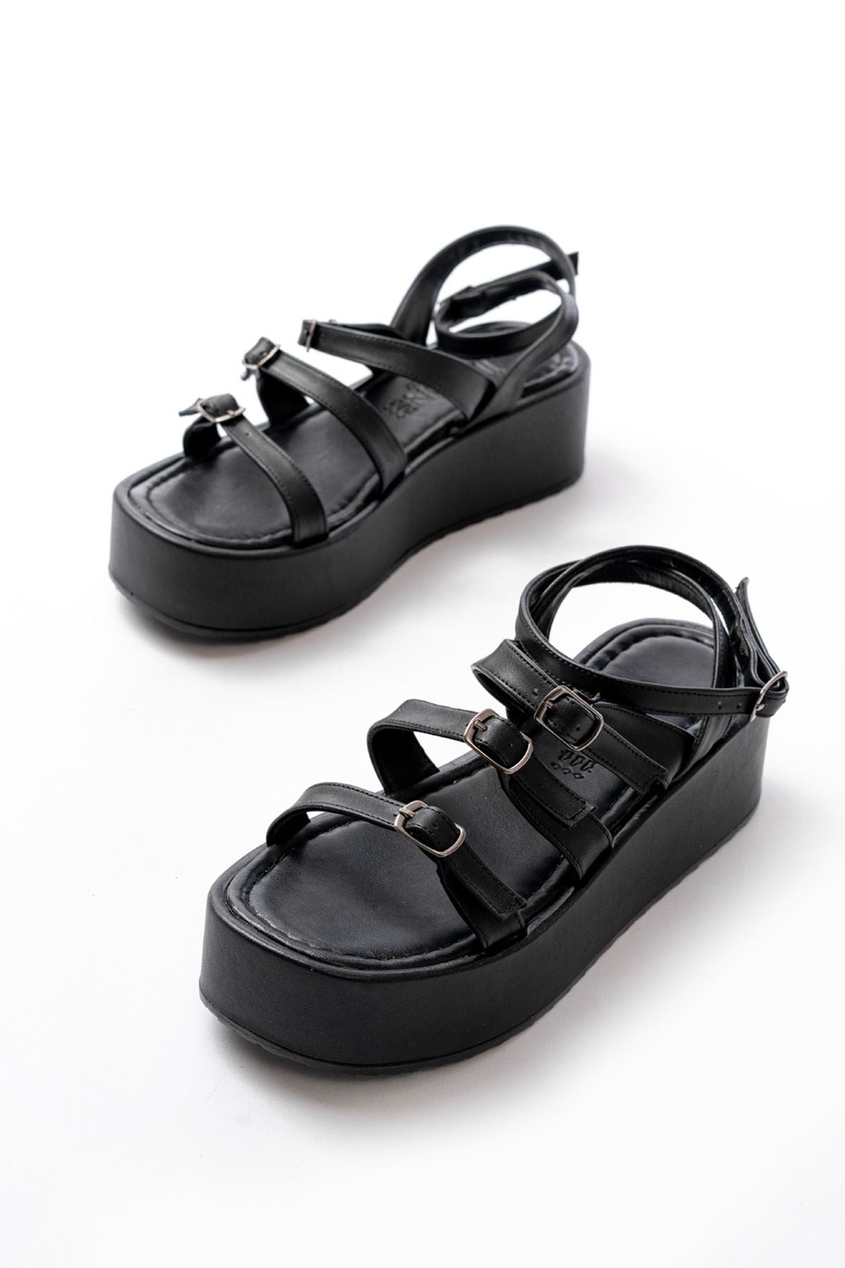 Ayakkabı Aşkı Siyah Tokalı Bilekten Bağlamalı Dolgu Kadın Sandalet