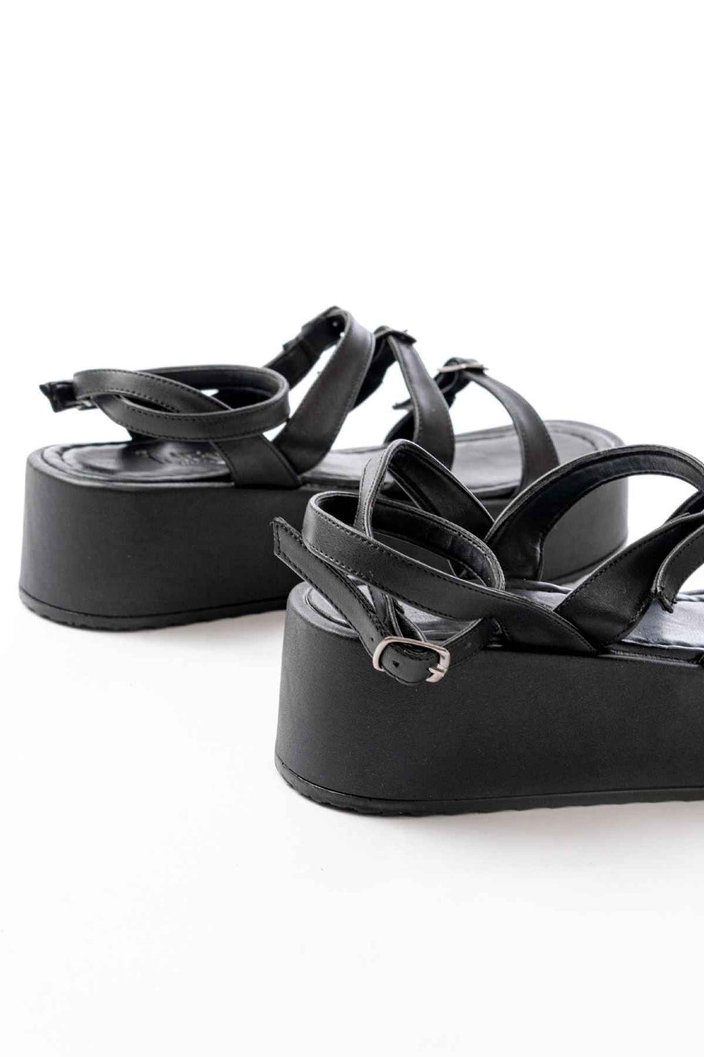 Ayakkabı Aşkı 861-1222 Siyah Tokalı Bilekten Bağlamalı Dolgu Kadın Sandalet