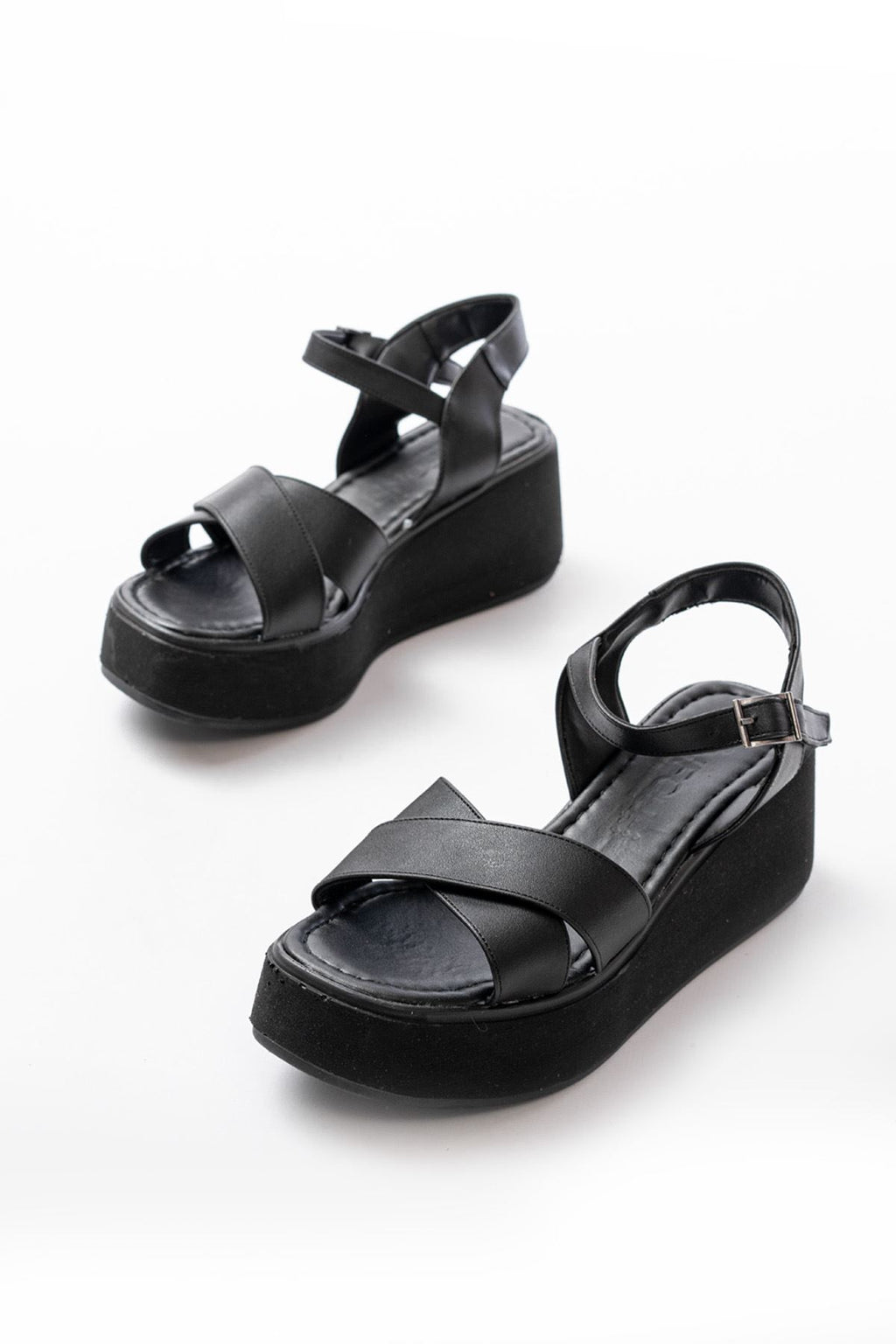 Ayakkabı Aşkı 1024 Siyah Dolgu Topuk Çapraz Tokalı Ortopedik Taban Kadın Sandalet - Ayakkabı Aşkı