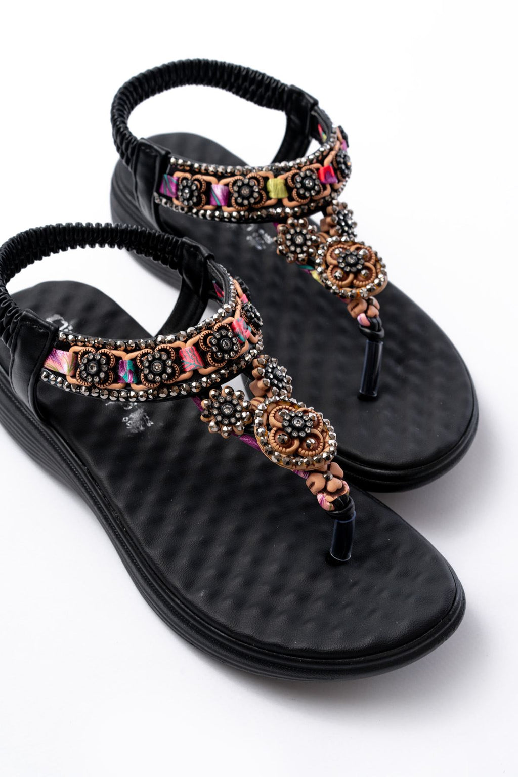 Ayakkabı Aşkı Siyah Taşlı Arka Lastikli Parmak Arası Kadın Sandalet