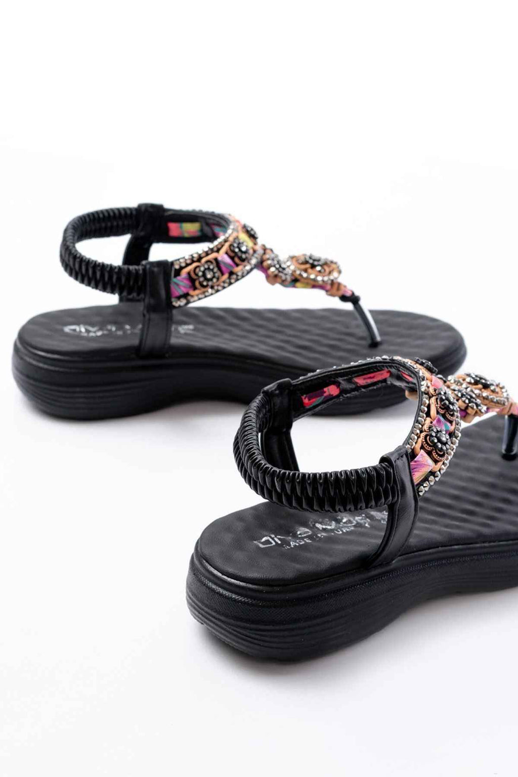 Ayakkabı Aşkı Dm-609 Siyah Taşlı Arka Lastikli Parmak Arası Kadın Sandalet