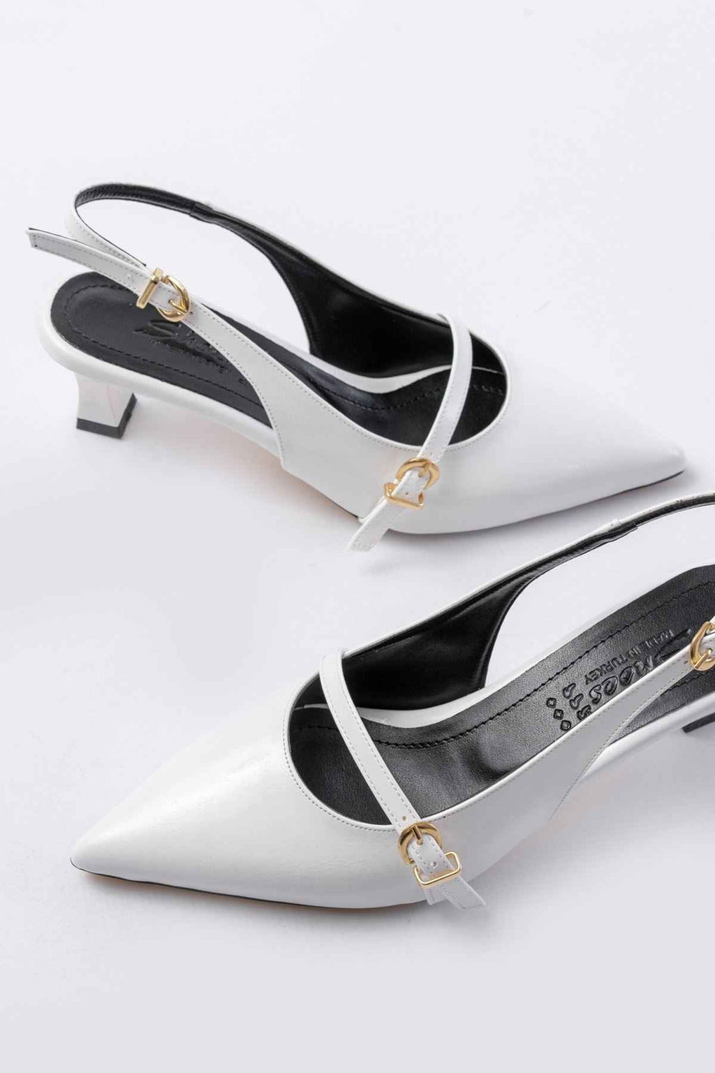 Ayakkabı Aşkı H-470 Beyaz Rugan Baret Tokalı Arkası Açık Günlük Kadın Sandalet