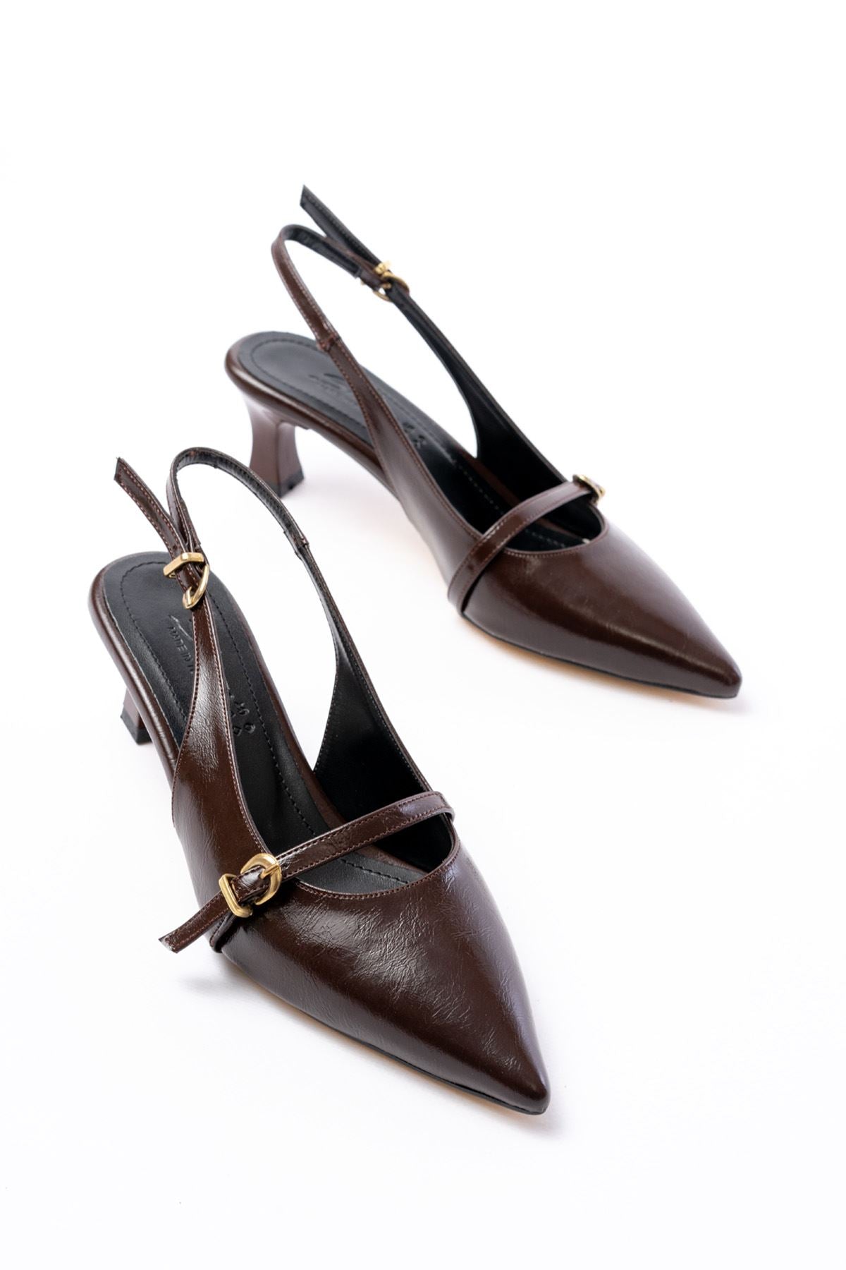 Ayakkabı Aşkı Kahve Rugan Baret Tokalı Arkası Açık Günlük Kadın Sandalet - Ayakkabı Aşkı