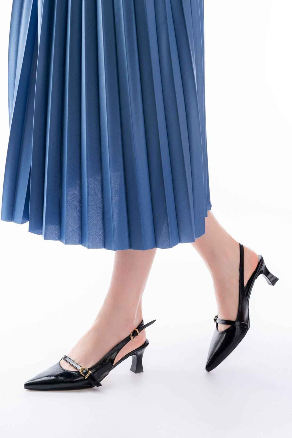 Ayakkabı Aşkı H-470 Siyah Rugan Baret Tokalı Arkası Açık Günlük Kadın Sandalet