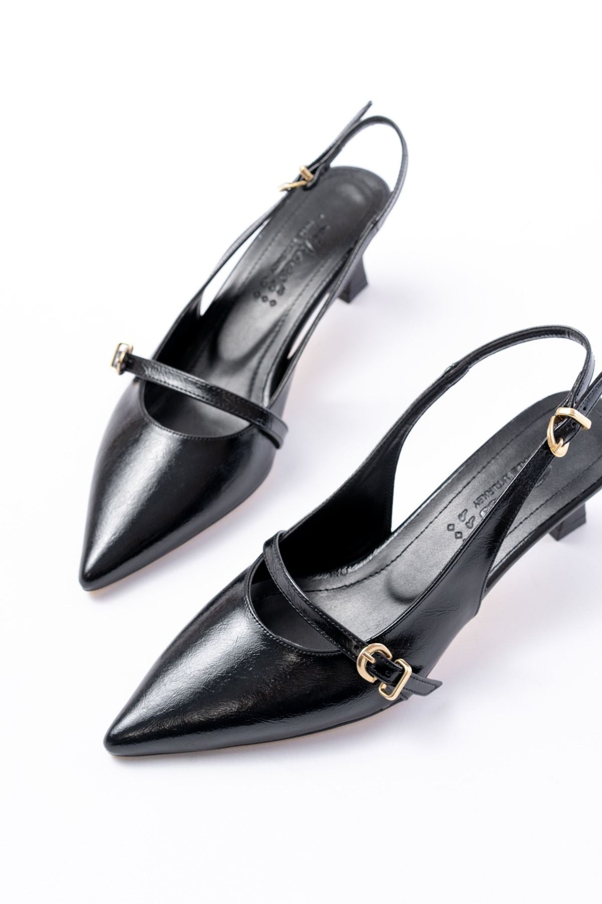 Ayakkabı Aşkı Siyah Rugan Baret Tokalı Arkası Açık Günlük Kadın Sandalet