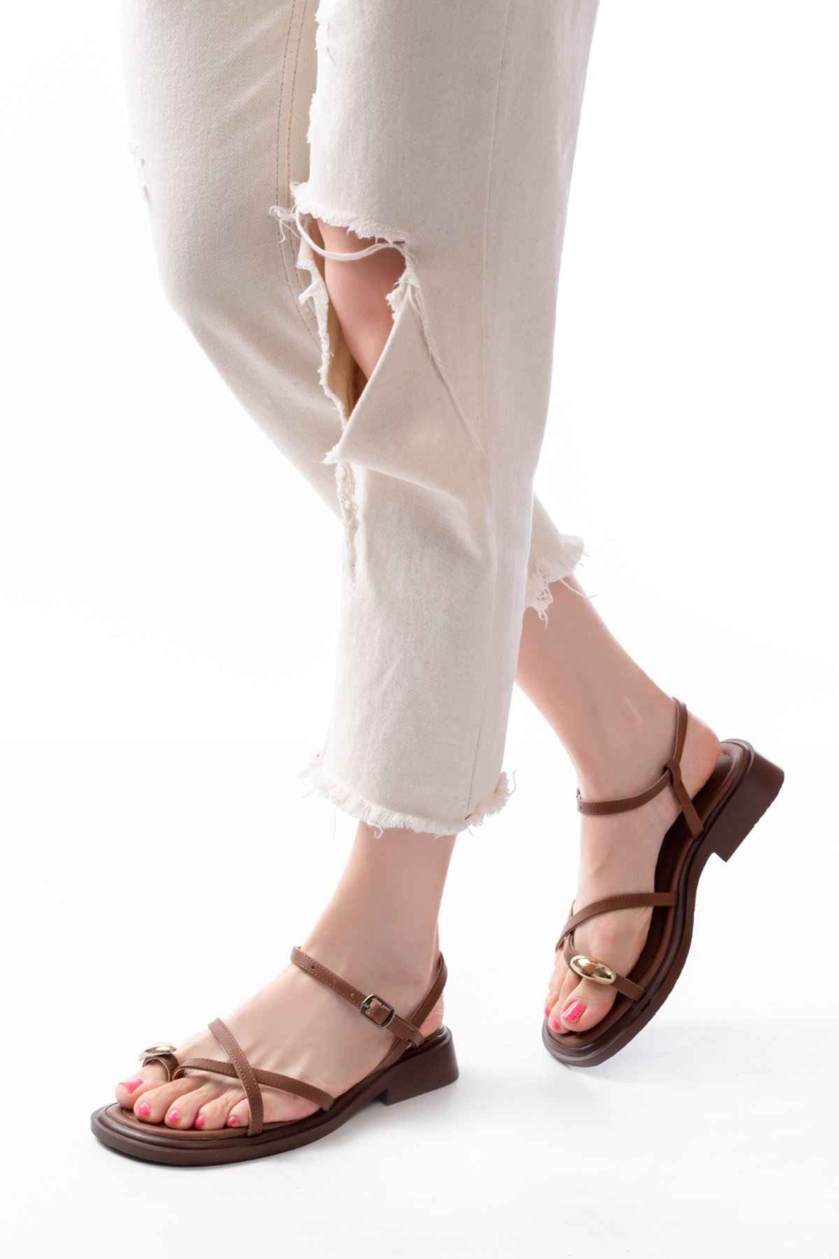 Ayakkabı Aşkı S-101 Taba Parmak Arası Taş Detaylı Günlük Kadın Sandalet