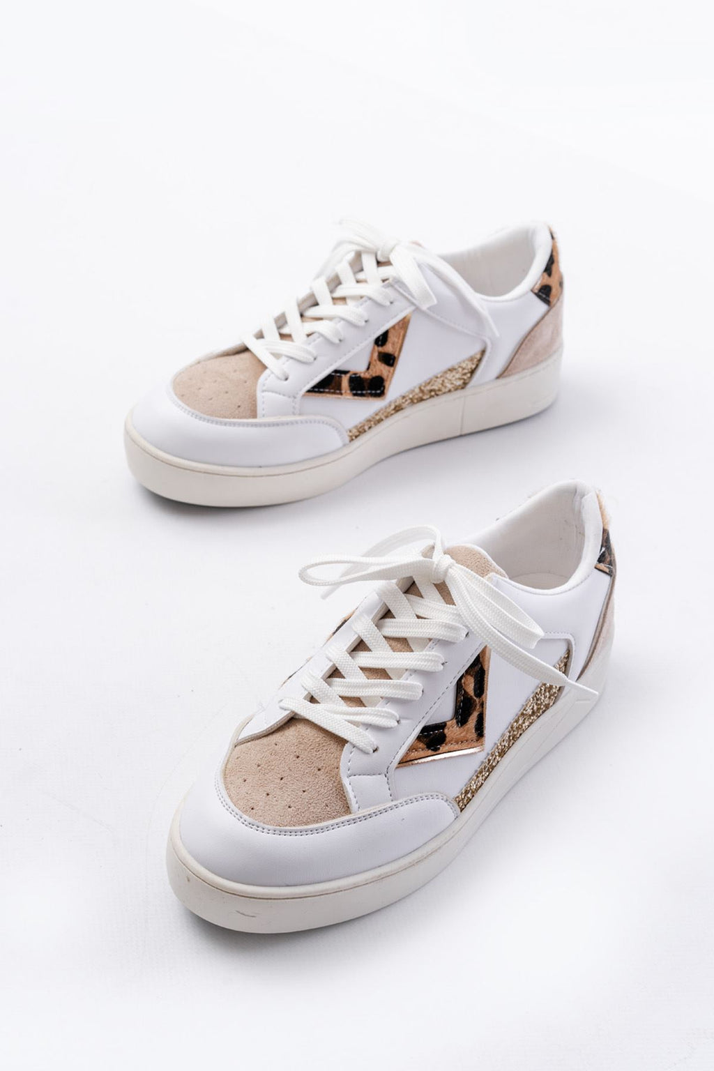 Ayakkabı Aşkı Beyaz Leopar Desenli Bağcıklı Kadın Spor Ayakkabı - Ayakkabı Aşkı