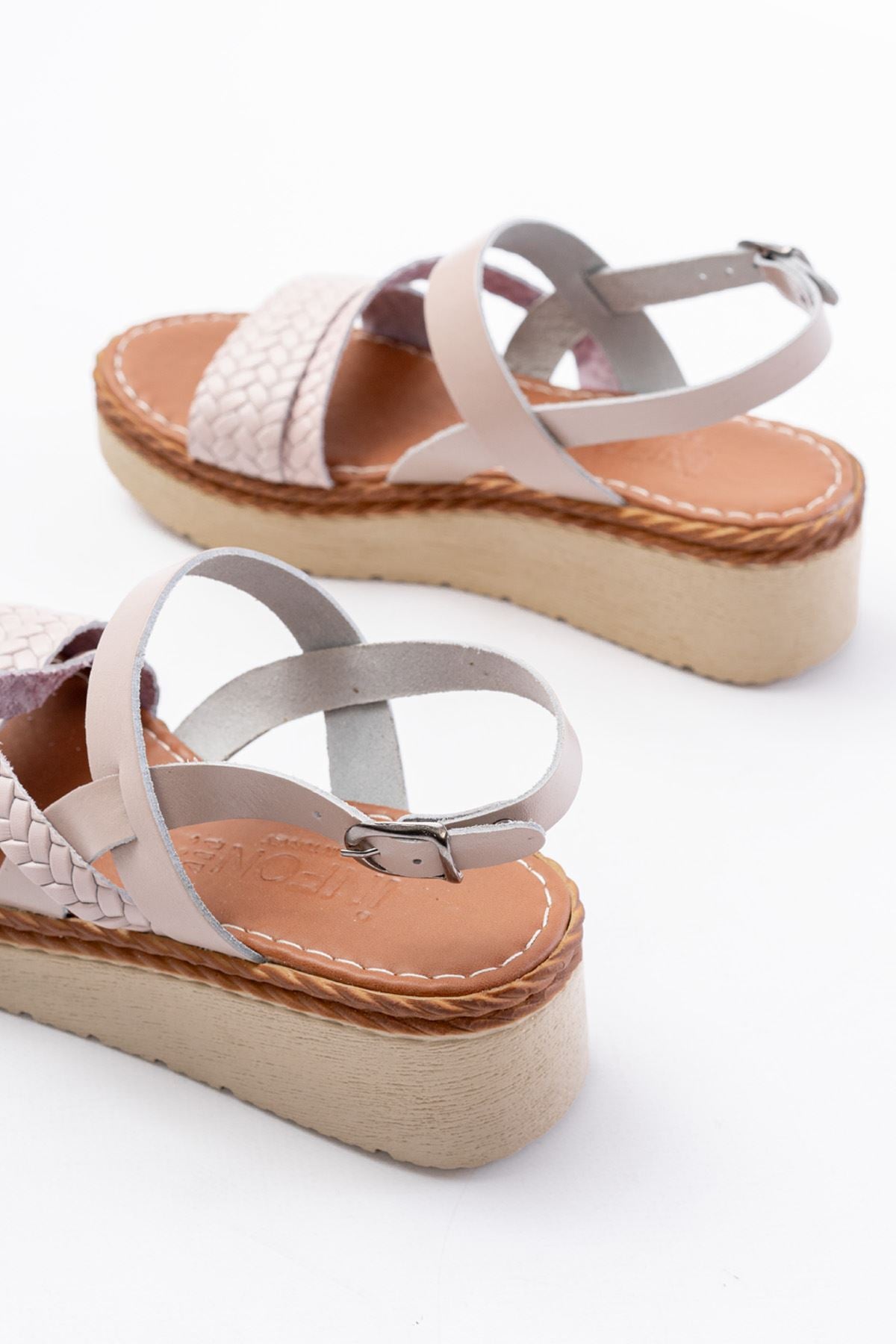 Ayakkabı Aşkı Bej Örgü Desenli Hakiki Deri Ortopedik Taban Kadın Sandalet