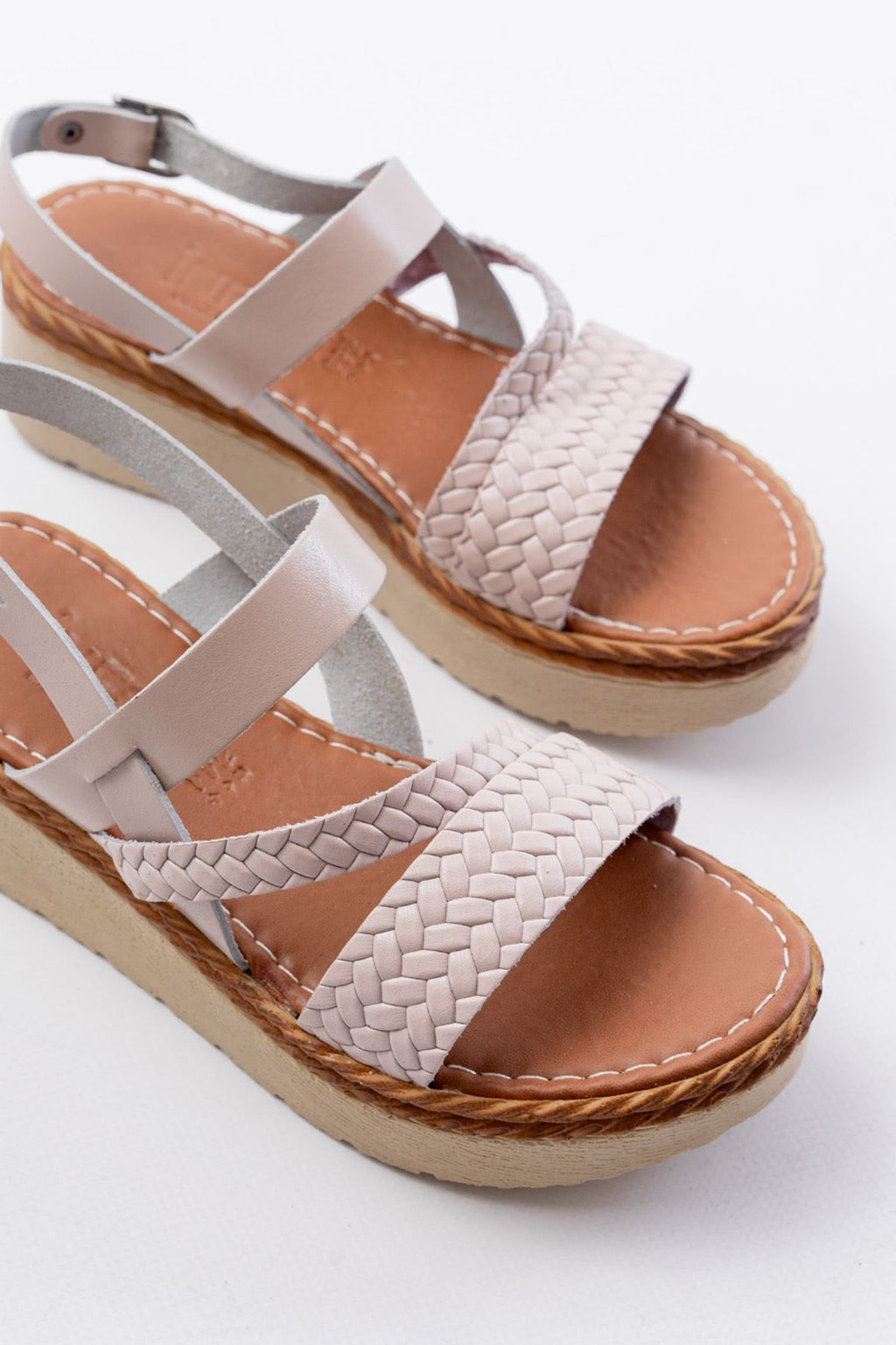 Ayakkabı Aşkı Bej Örgü Desenli Hakiki Deri Ortopedik Taban Kadın Sandalet - Ayakkabı Aşkı