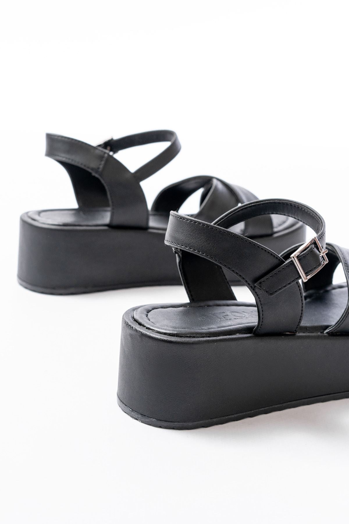 Ayakkabı Aşkı Siyah Günlük Çapraz Dolgu Topuk Kadın Sandalet