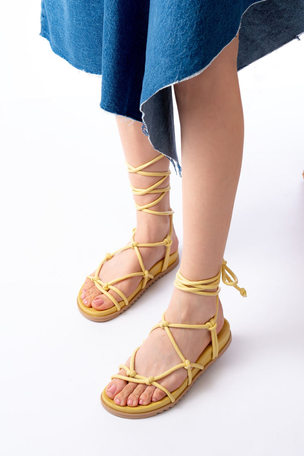 Ayakkabı Aşkı Sarı Bilekten Bağcıklı Kadın Sandalet - Ayakkabı Aşkı