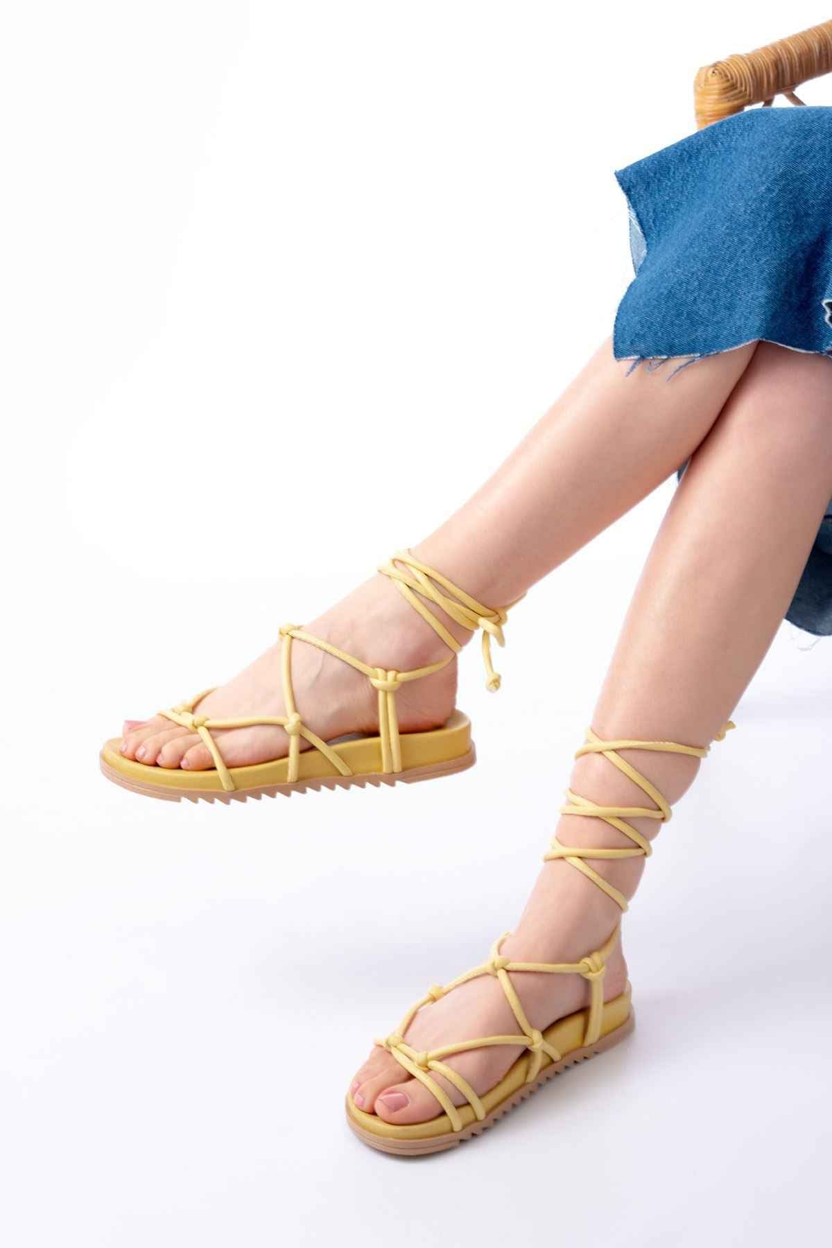 Ayakkabı Aşkı 1001-1001 Sarı Bilekten Bağcıklı Kadın Sandalet