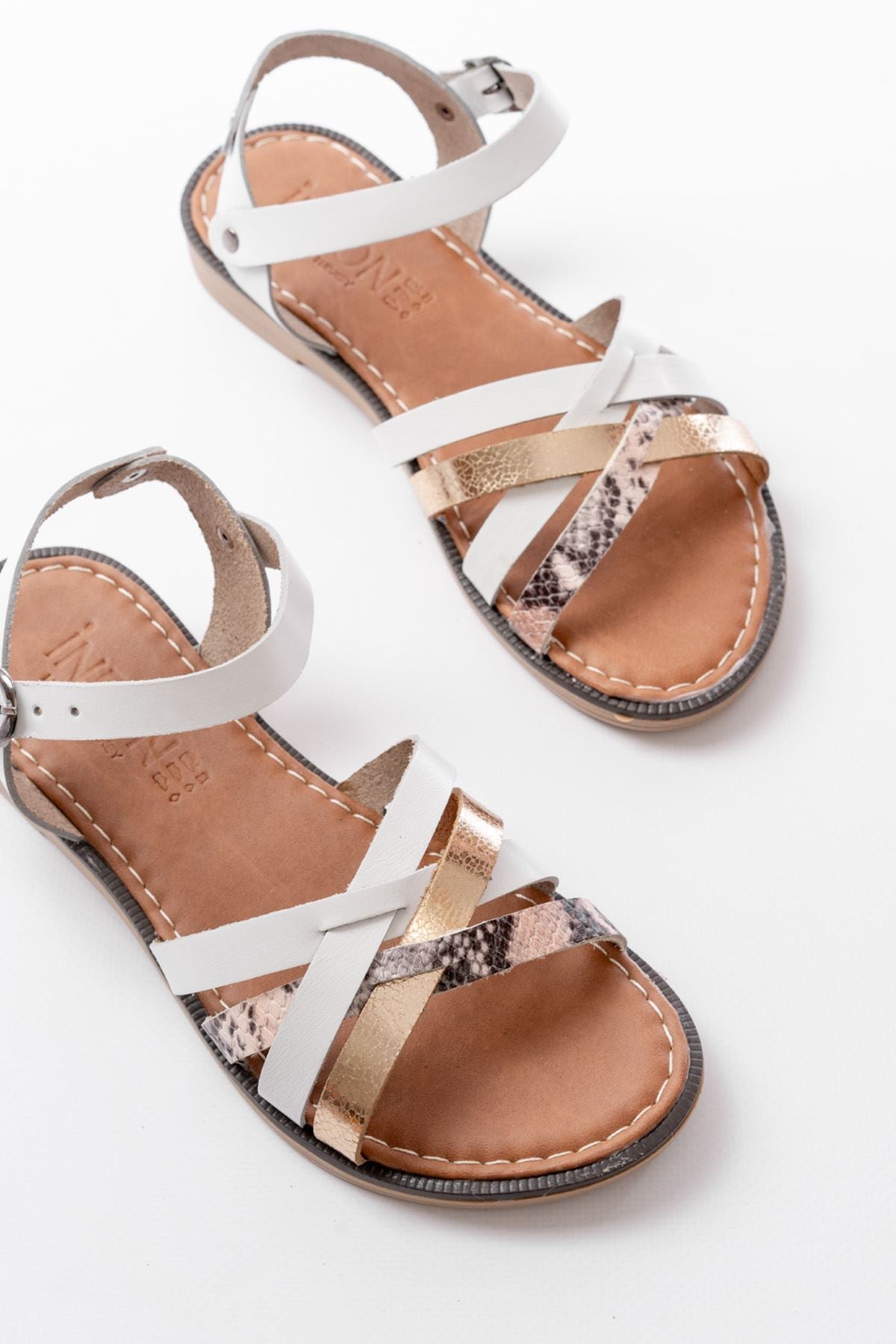 Ayakkabı Aşkı Beyaz Garni Hakiki Deri Ortopedik Taban Kadın Sandalet - Ayakkabı Aşkı