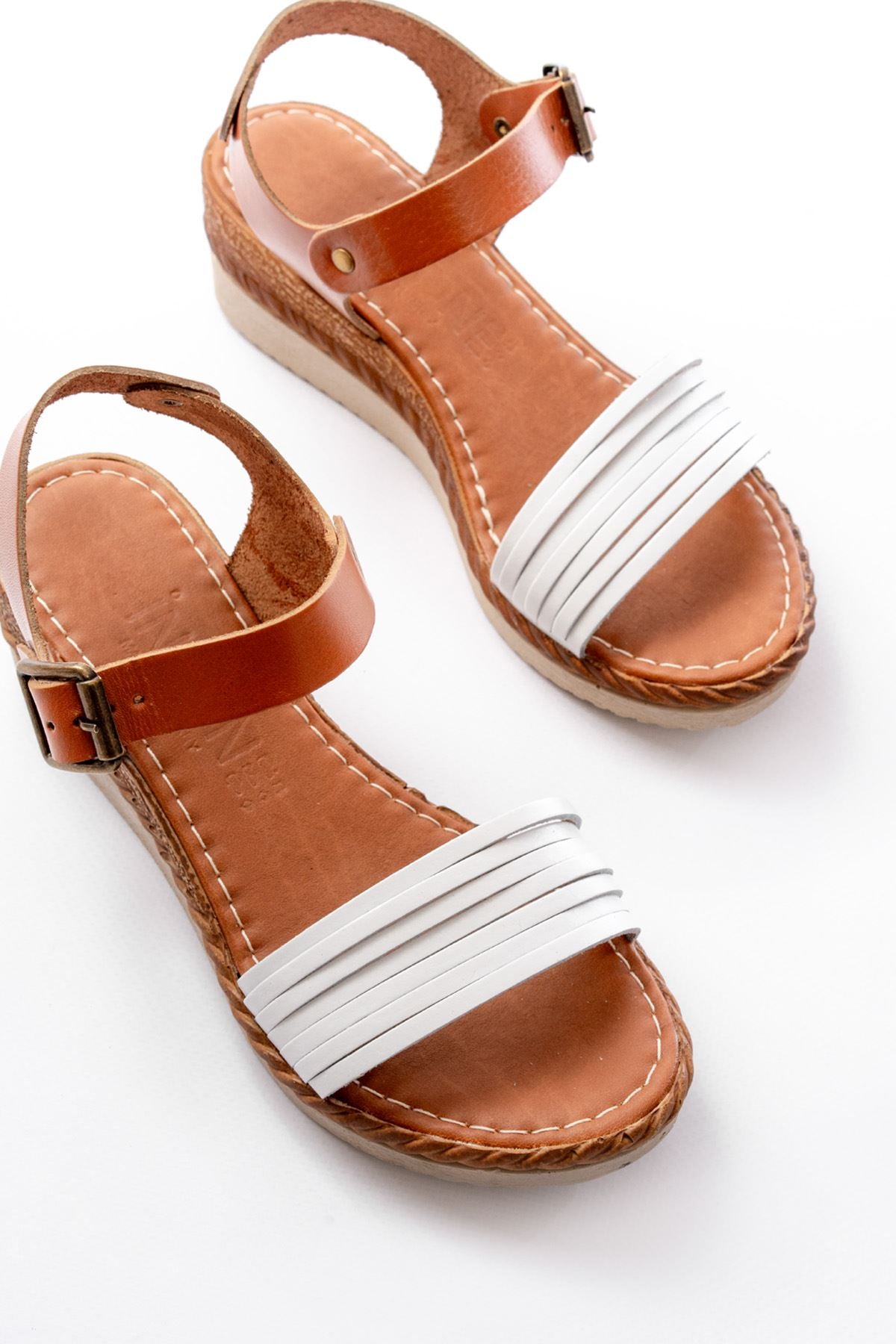 Ayakkabı Aşkı Beyaz Ortopedik Hakiki Deri Dolgu Kadın Sandalet