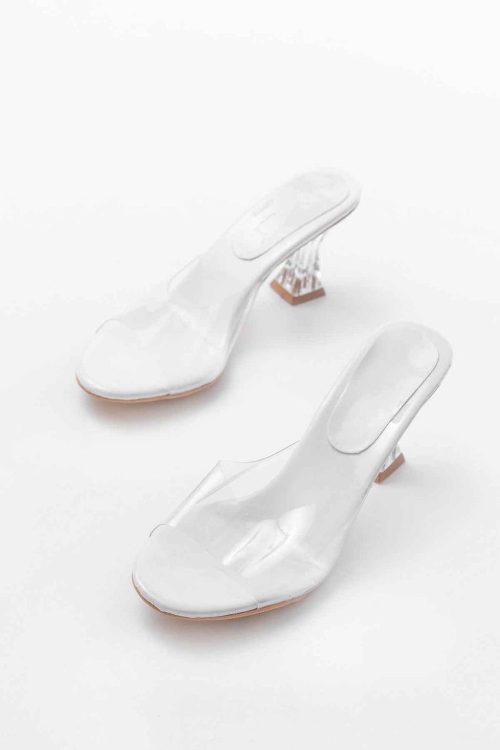 Ayakkabı Aşkı S-619 Beyaz Rugan Şeffaf Bantlı Şeffaf Topuklu Yuvarlak Burunlu Kadın Terlik