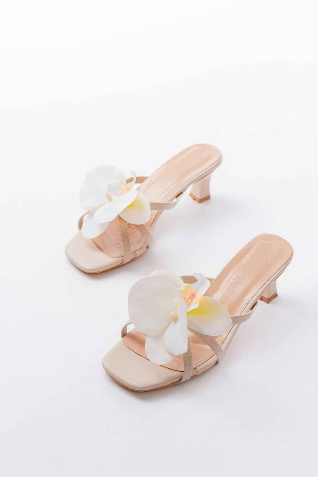 Ayakkabı Aşkı S-622 Bej Orkide Detaylı Ince Topuklu Kadın Terlik