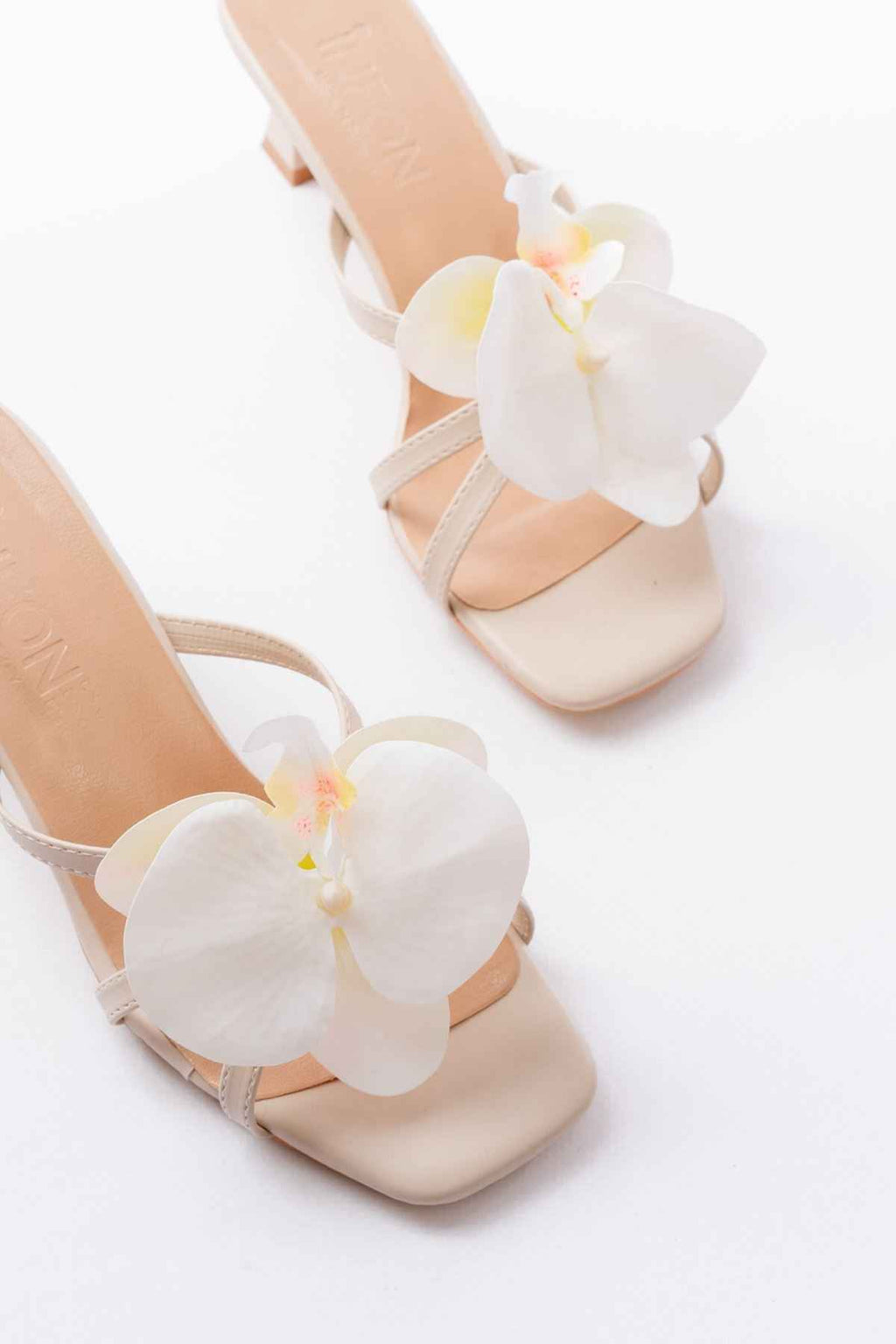 Ayakkabı Aşkı S-622 Bej Orkide Detaylı Ince Topuklu Kadın Terlik