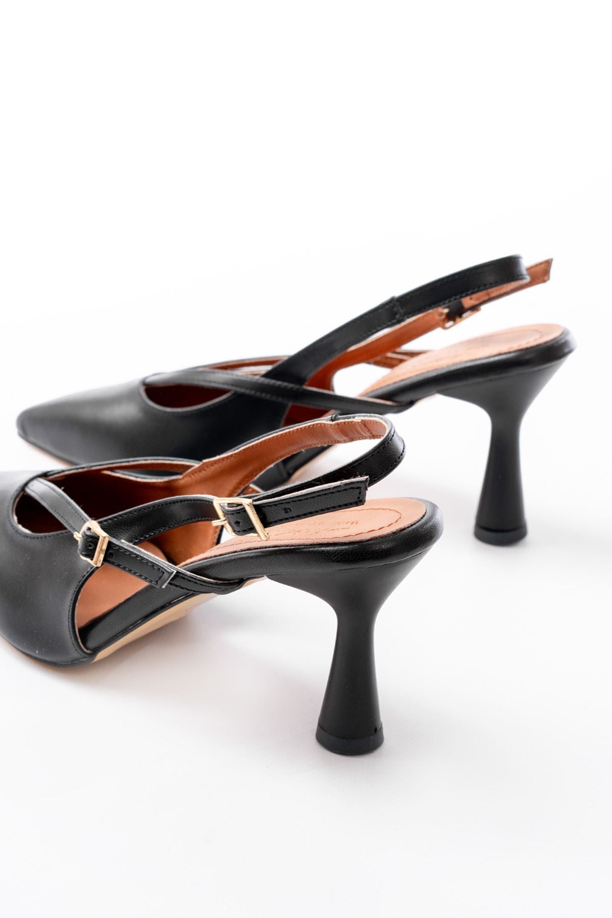 Ayakkabı Aşkı 4962 Siyah Sivri Burun Tokalı Yuvarlak Topuk Kadın Sandalet - Ayakkabı Aşkı