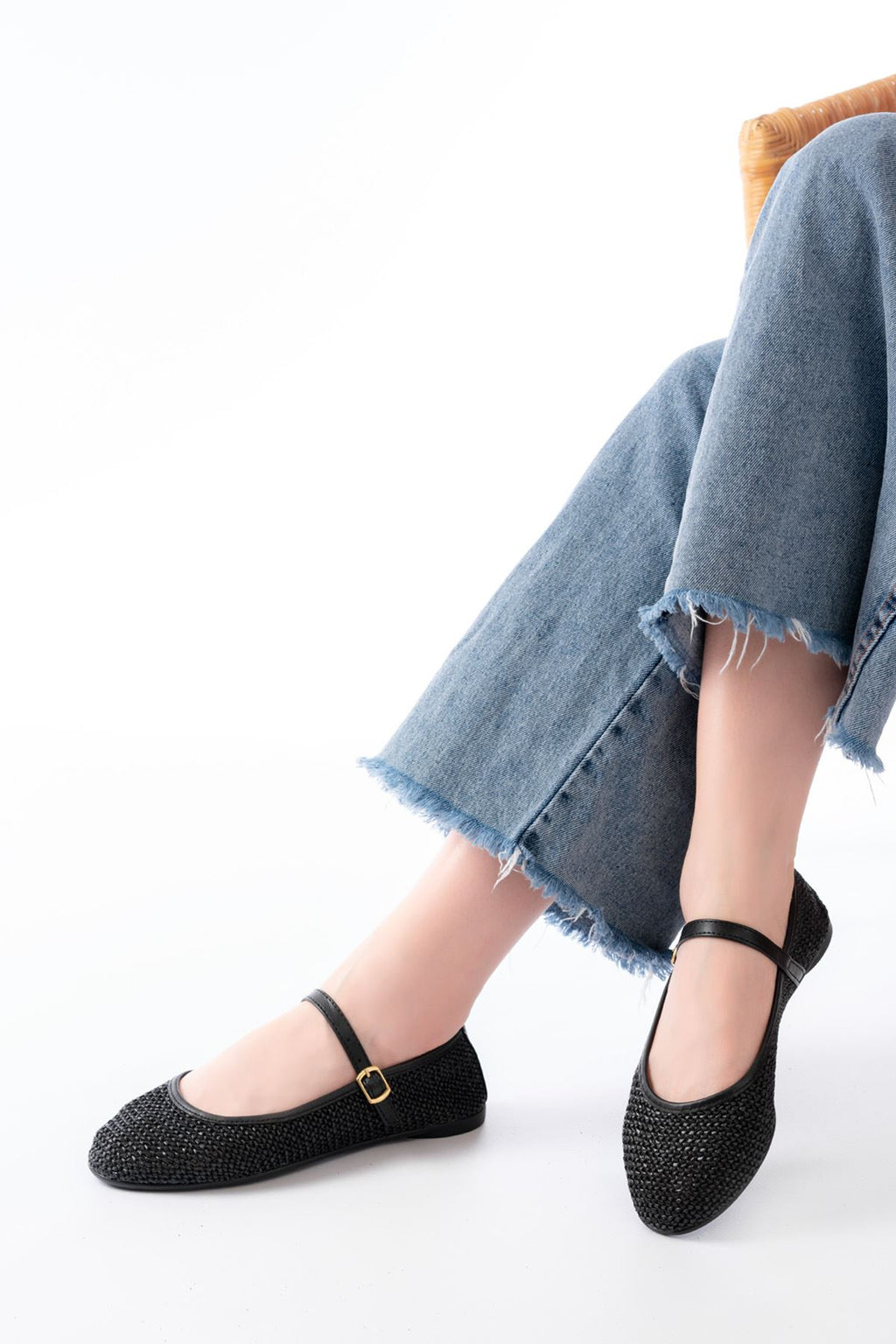 Ayakkabı Aşkı 7432 Siyah Fileli Toka Detaylı Günlük Kadın Babet - Ayakkabı Aşkı