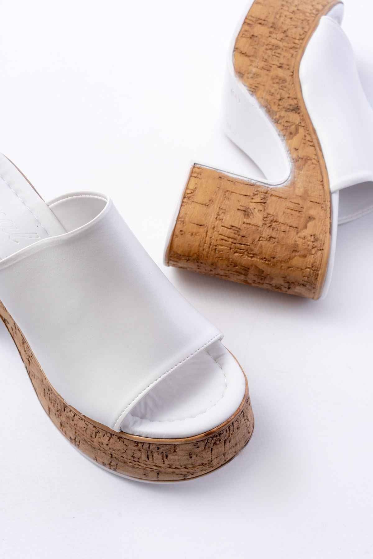 Ayakkabı Aşkı N-7308 Beyaz Kalın Yüksek Taban Kadın Terlik