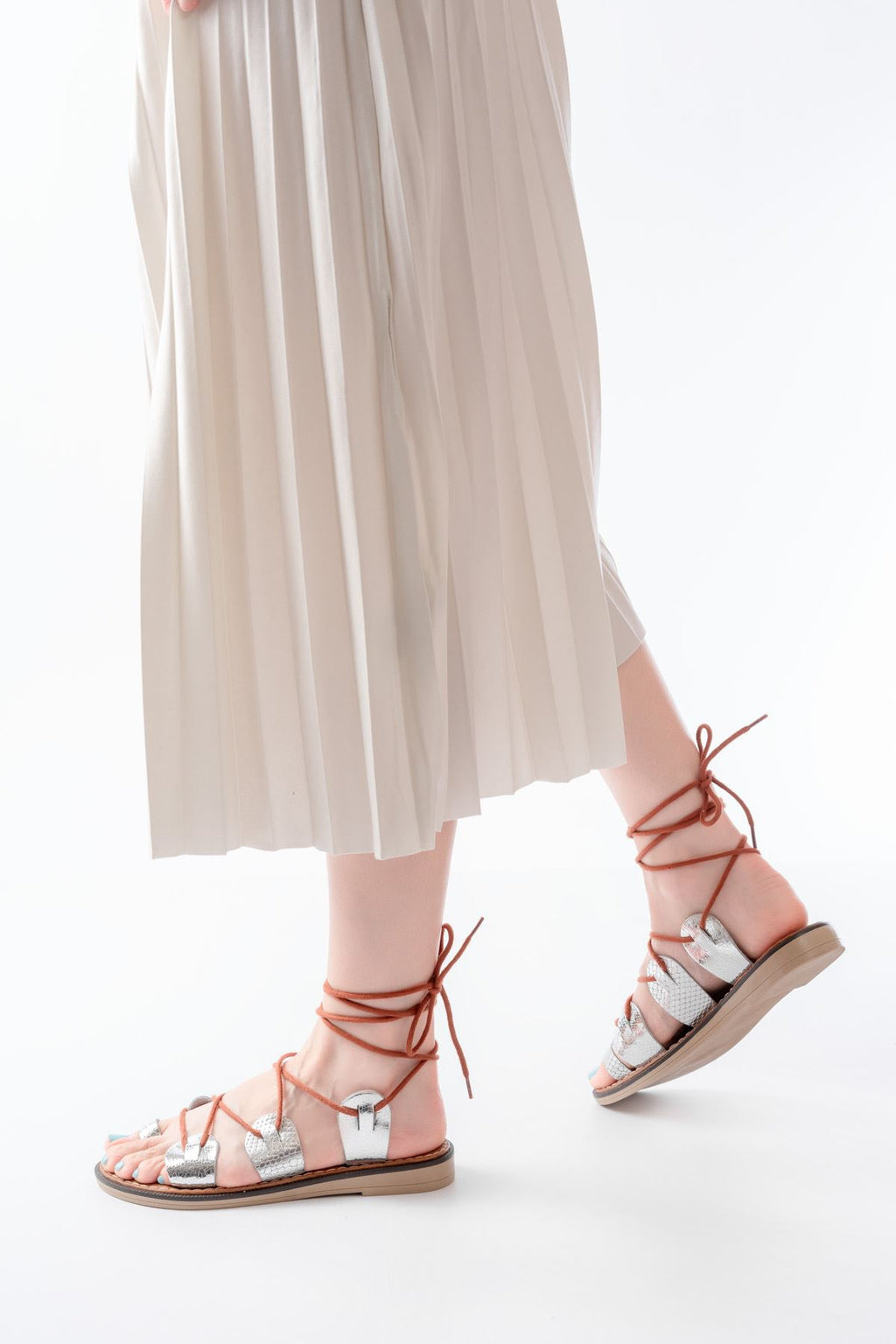 Ayakkabı Aşkı Gümüş Bilekten Bağlamalı Ortopedik Hakiki Deri Kadın Sandalet - Ayakkabı Aşkı