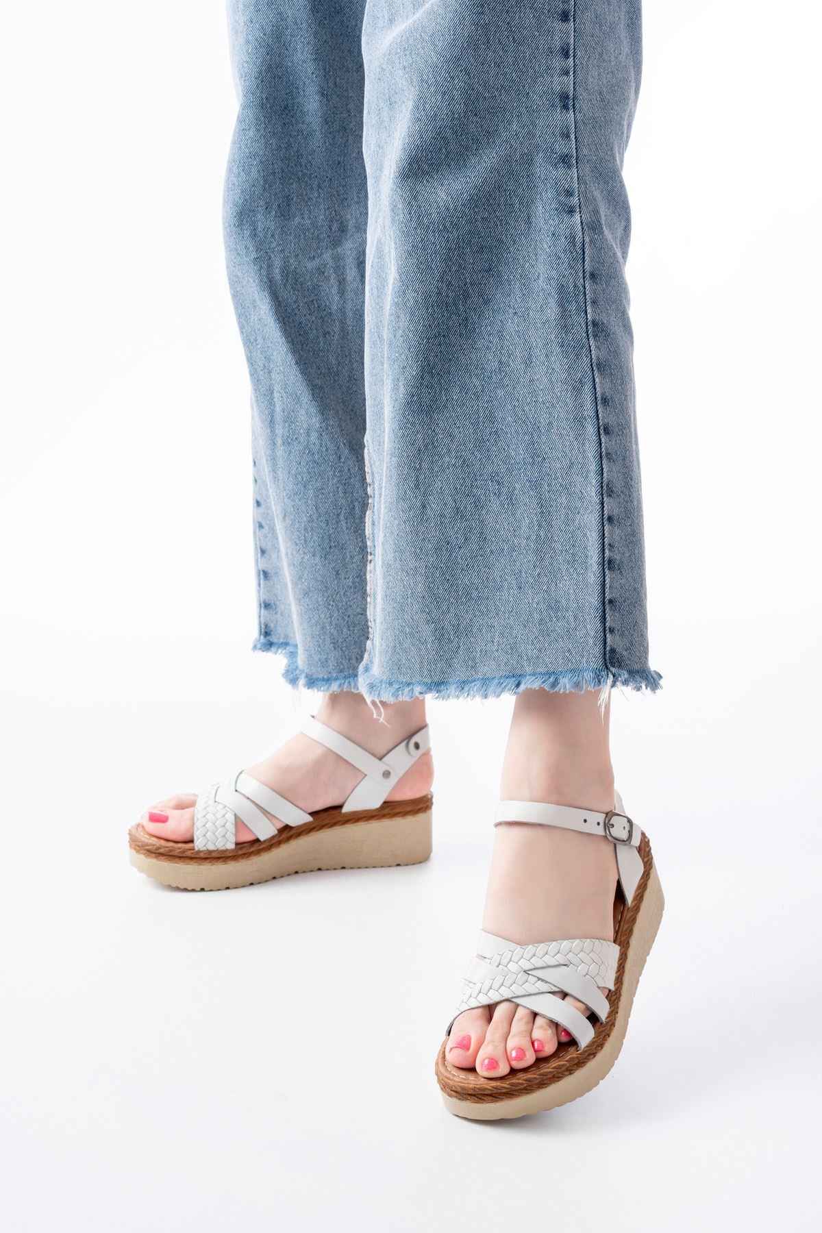 Ayakkabı Aşkı 730-138 Beyaz Örgü Hakiki Deri Ortopedik Taban Kadın Sandalet