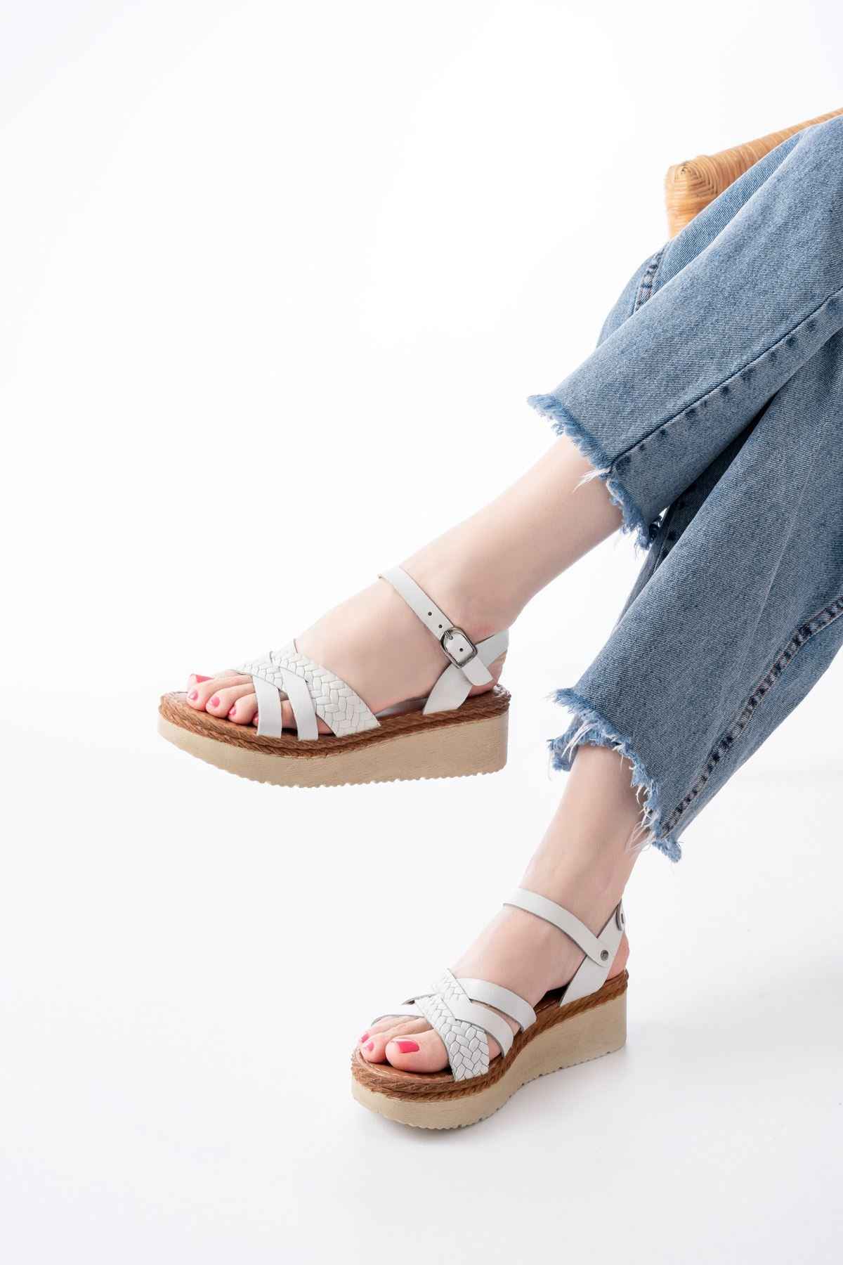 Ayakkabı Aşkı 730-138 Beyaz Örgü Hakiki Deri Ortopedik Taban Kadın Sandalet