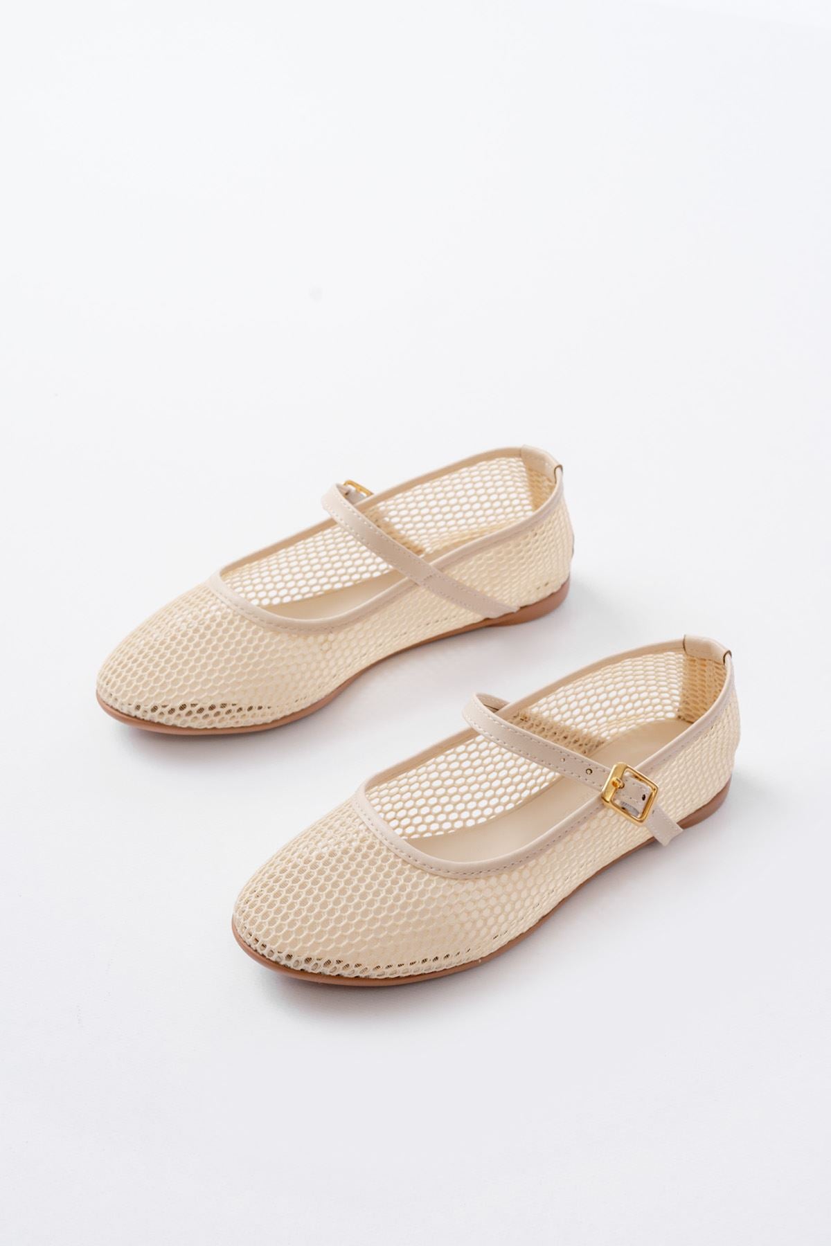 Ayakkabı Aşkı 6325 Bej Fileli Baret Toka Detaylı Günlük Kadın Babet