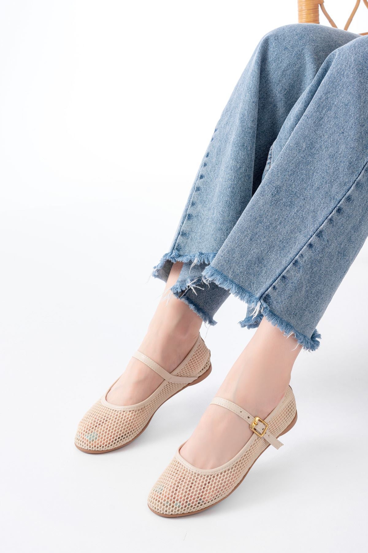 Ayakkabı Aşkı 6325 Bej Fileli Baret Toka Detaylı Günlük Kadın Babet - Ayakkabı Aşkı