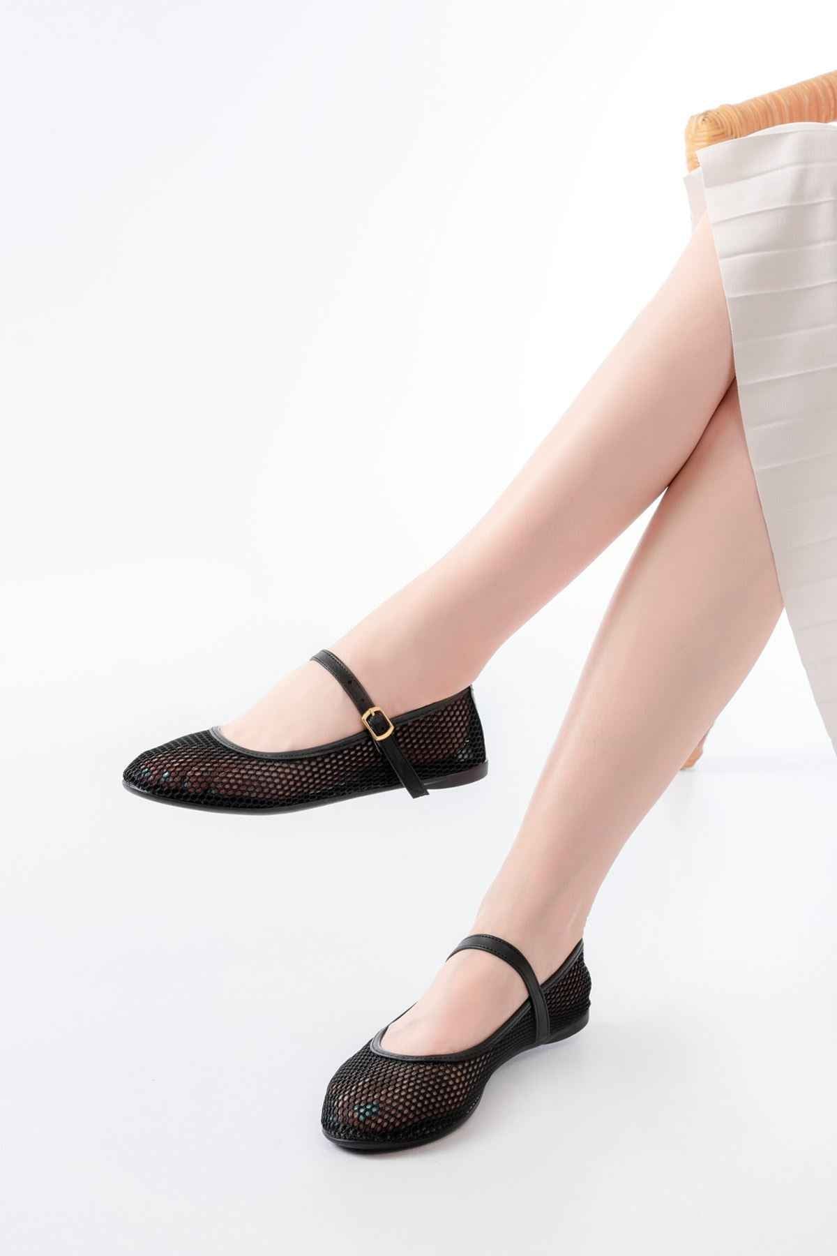 Ayakkabı Aşkı 6325 Siyah Fileli Baret Toka Detaylı Günlük Kadın Babet