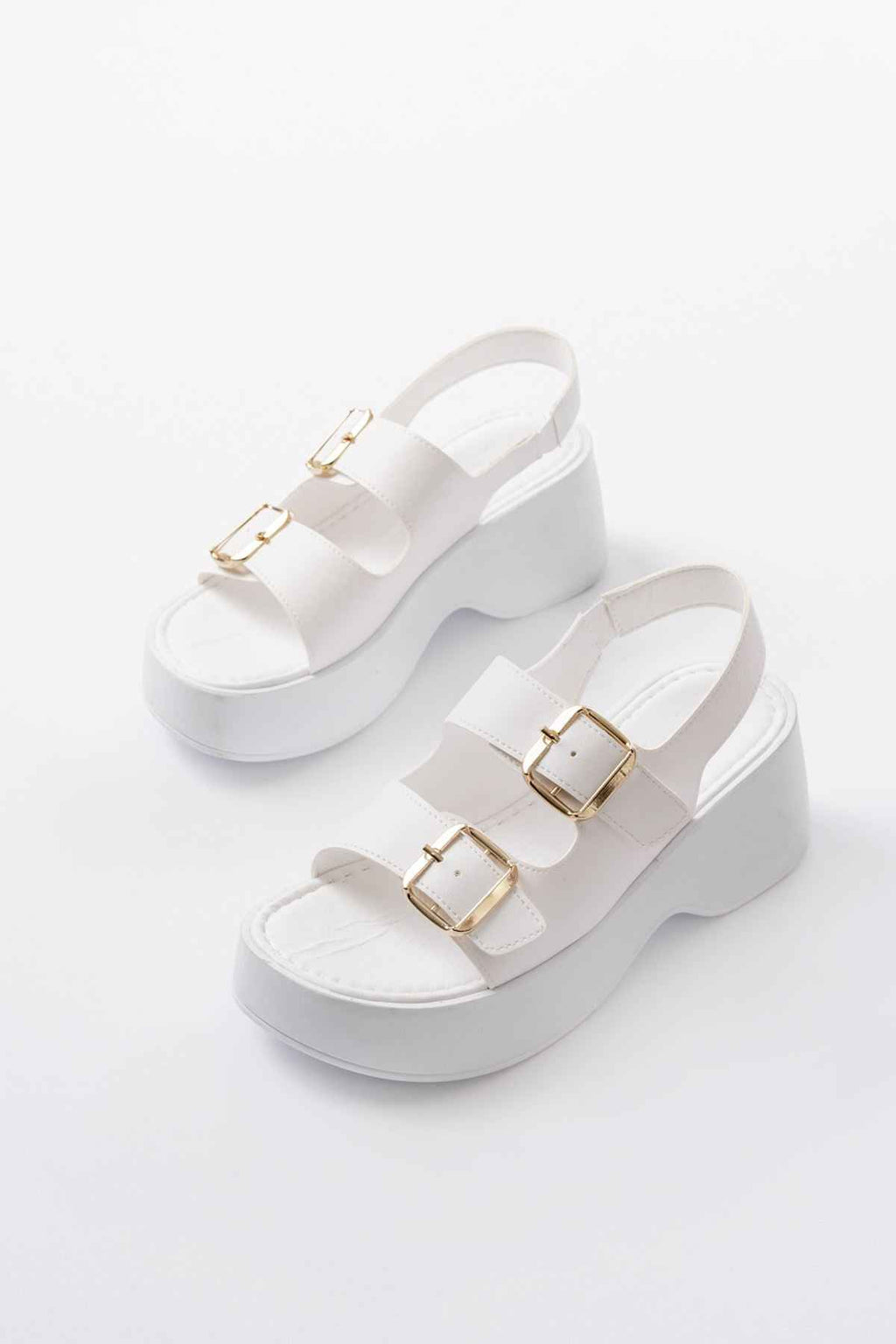 Ayakkabı Aşkı 24414-572 Beyaz Tokalı  Günlük Dolgu Topuk Kadın Sandalet