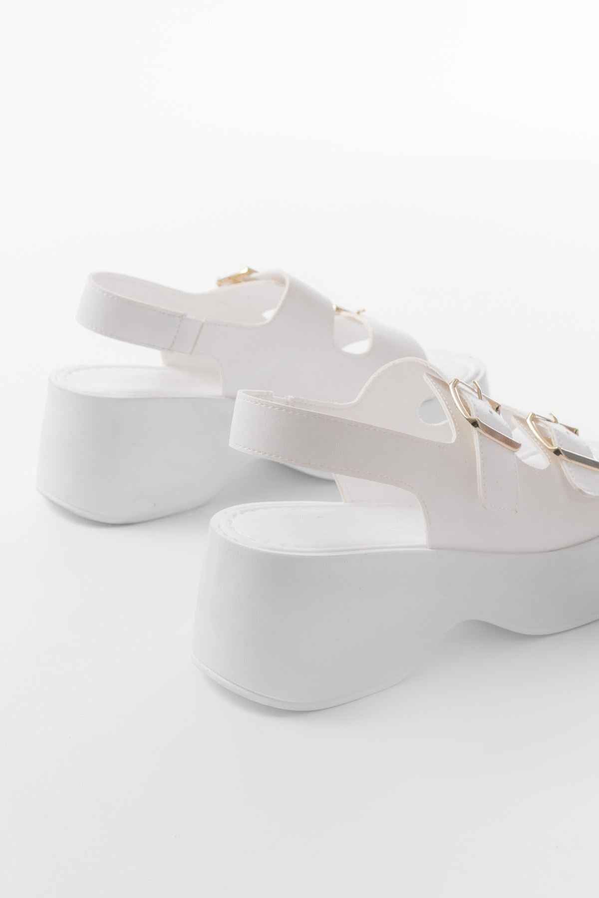 Ayakkabı Aşkı 24414-572 Beyaz Tokalı  Günlük Dolgu Topuk Kadın Sandalet