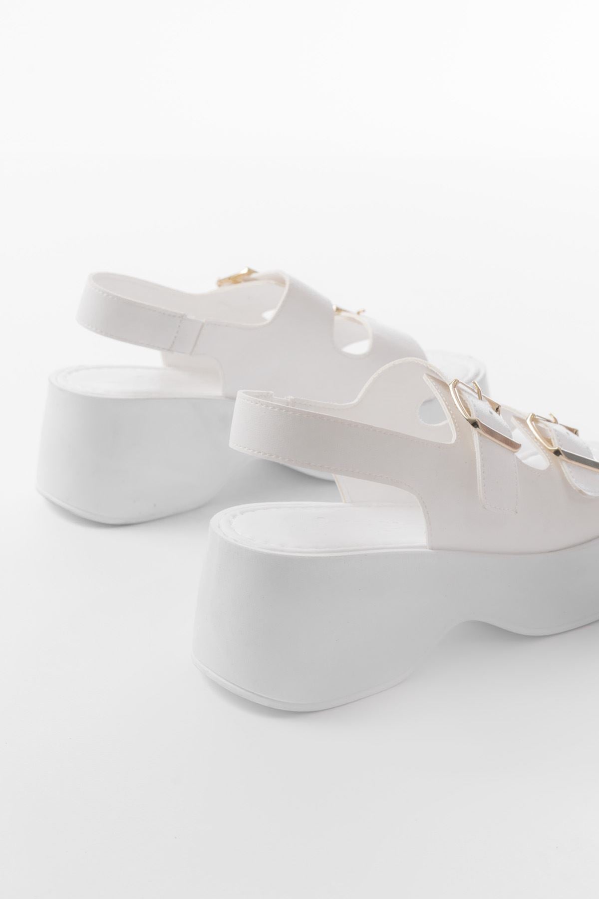 Ayakkabı Aşkı Beyaz Tokalı Günlük Dolgu Topuk Kadın Sandalet - Ayakkabı Aşkı