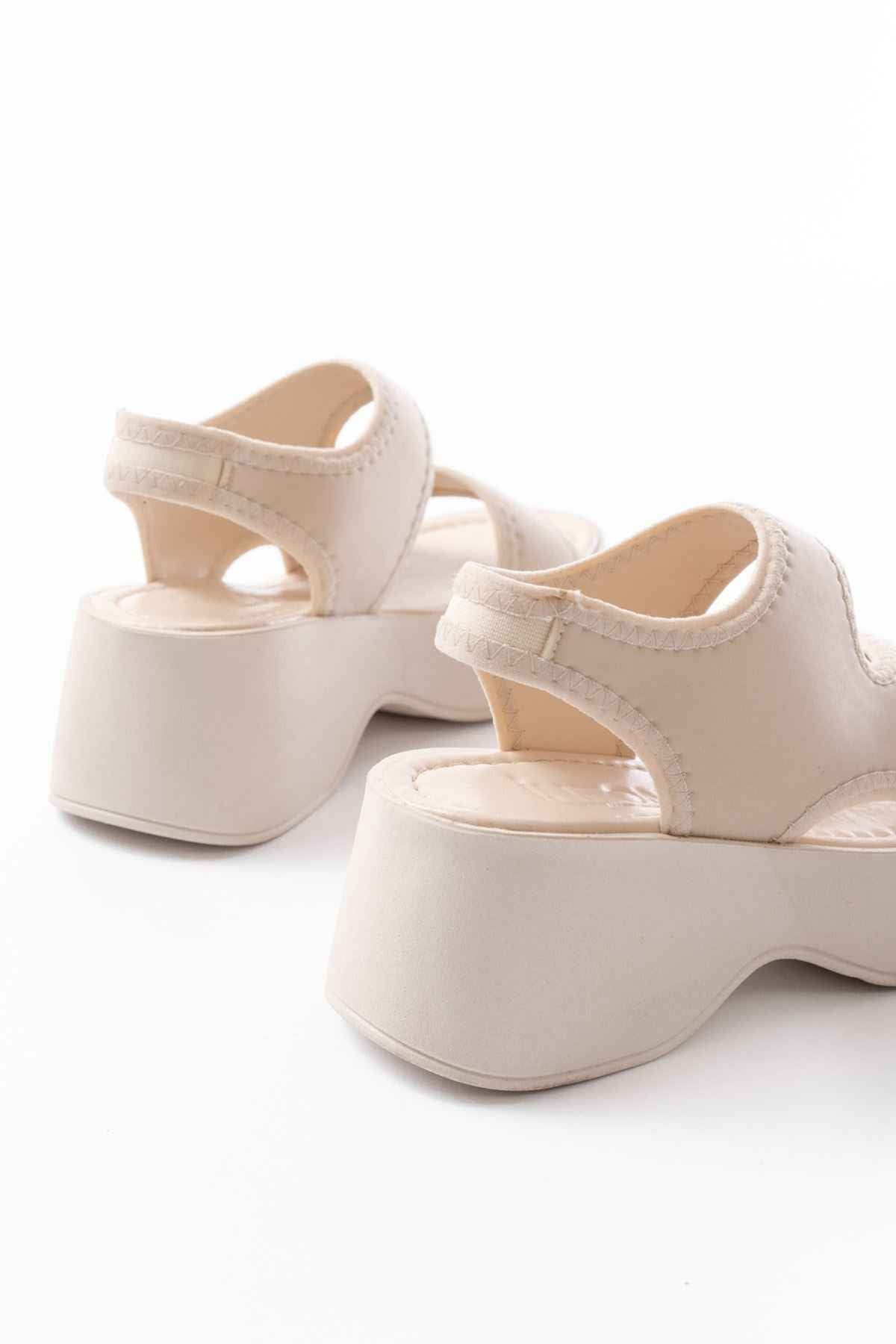 Ayakkabı Aşkı 24414-573 Bej Dalgıç Günlük Dolgu Topuk Kadın Sandalet