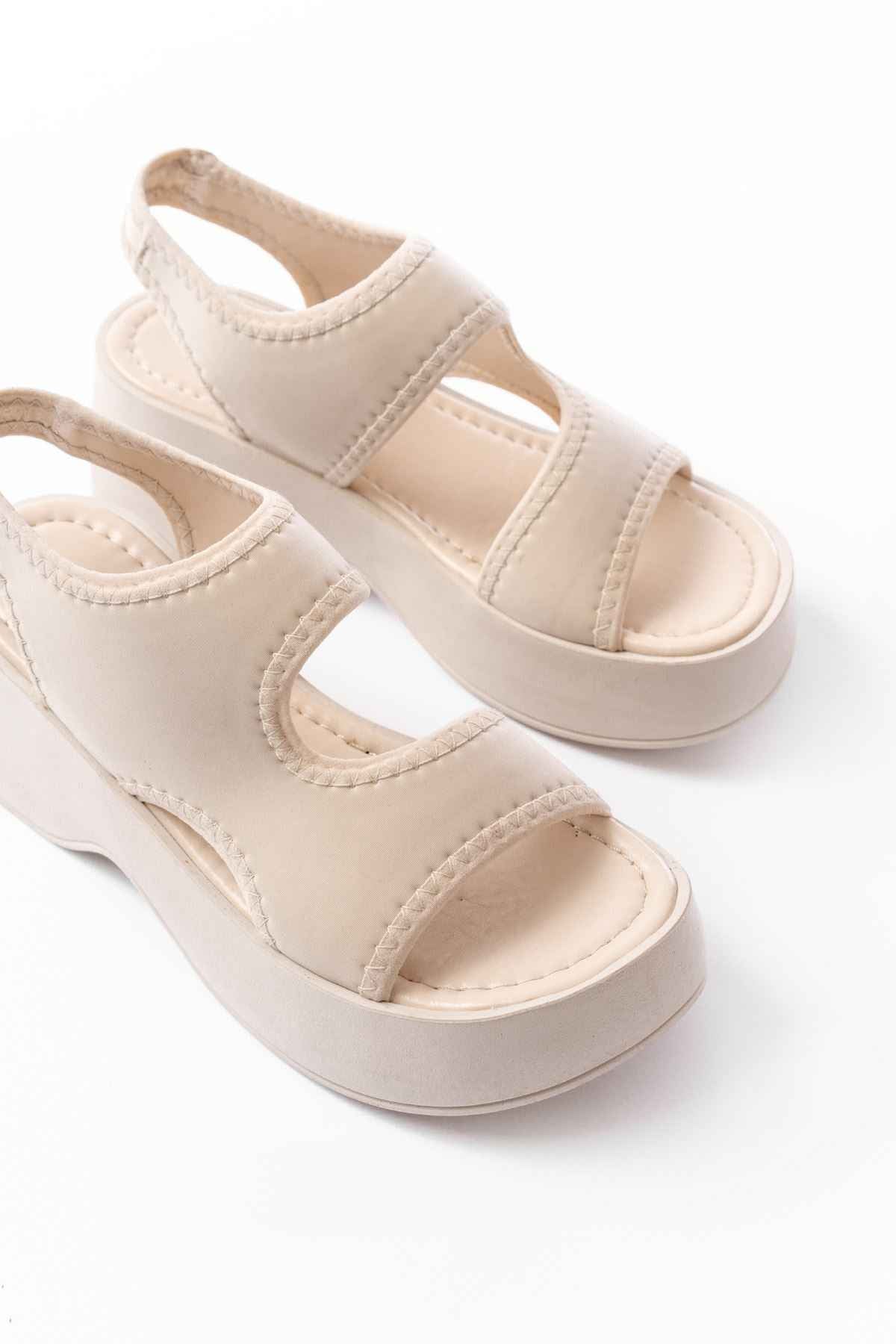Ayakkabı Aşkı 24414-573 Bej Dalgıç Günlük Dolgu Topuk Kadın Sandalet