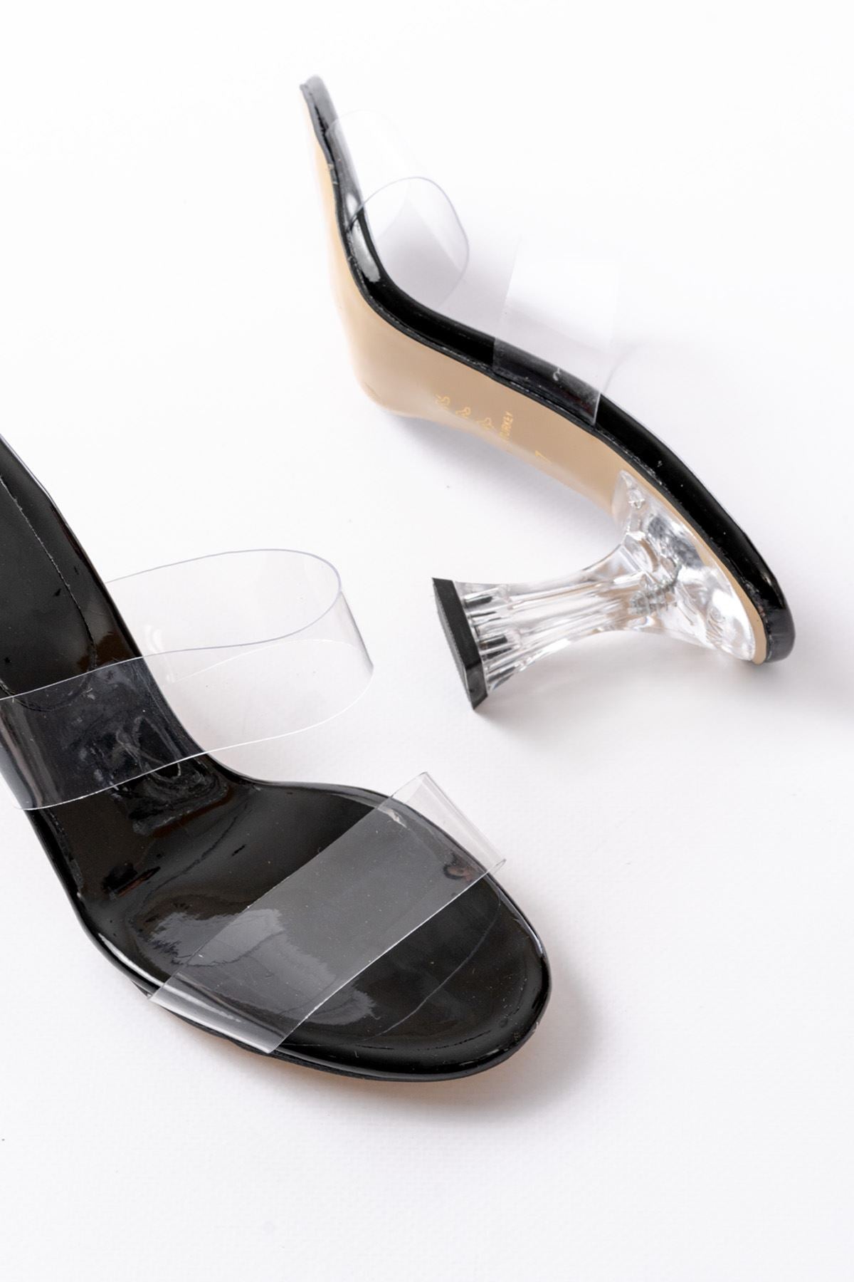 Ayakkabı Aşkı Siyah Rugan Çift Bantlı Topuklu Kadın Terlik